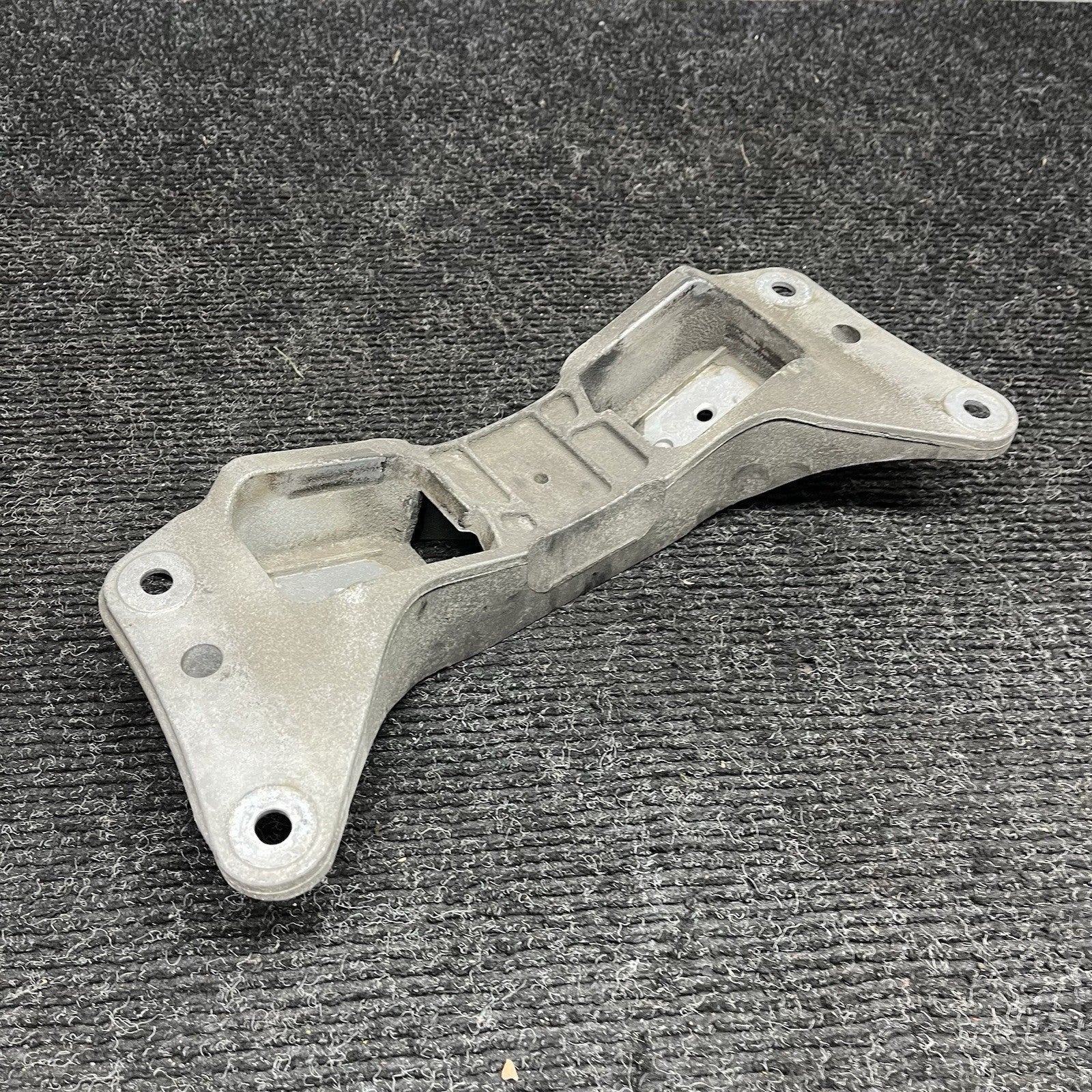 ☑️ 08-13 OEM BMW E90 E92 E93 M3 DCT Transmission Mount Bracket Support Gearbox