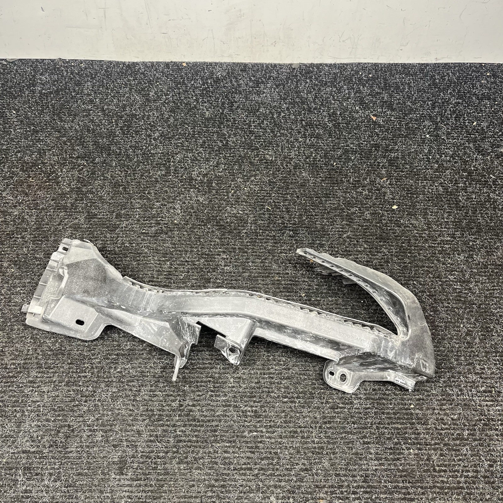 ☑️ 2013 Subaru FRS Passenger FR Headlight Bracket Assembly Trim OEM