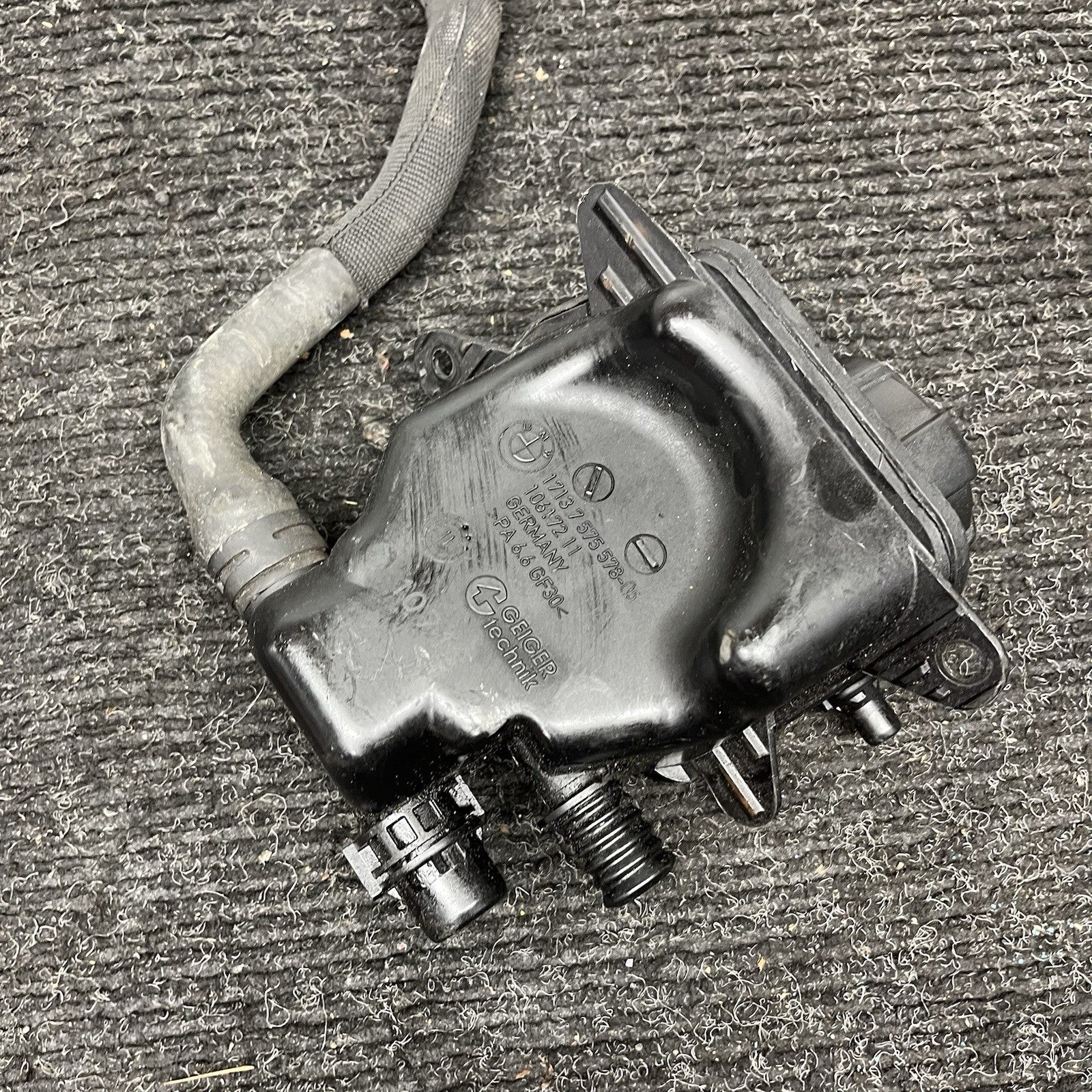 ☑️ F01 F06 F10 F12 N63 Engine Intercooler Coolant Reservoir Expansion Tank OEM