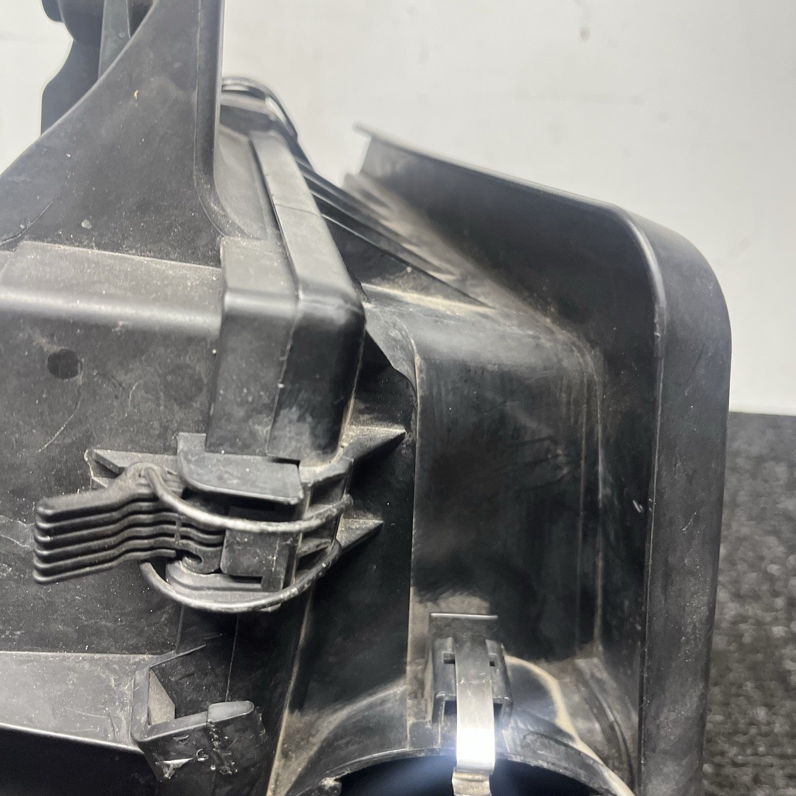 ☑️ 00-06 BMW E83 E46 330 X3 M54 Engine Air Intake Cleaner Box Assembly OEM