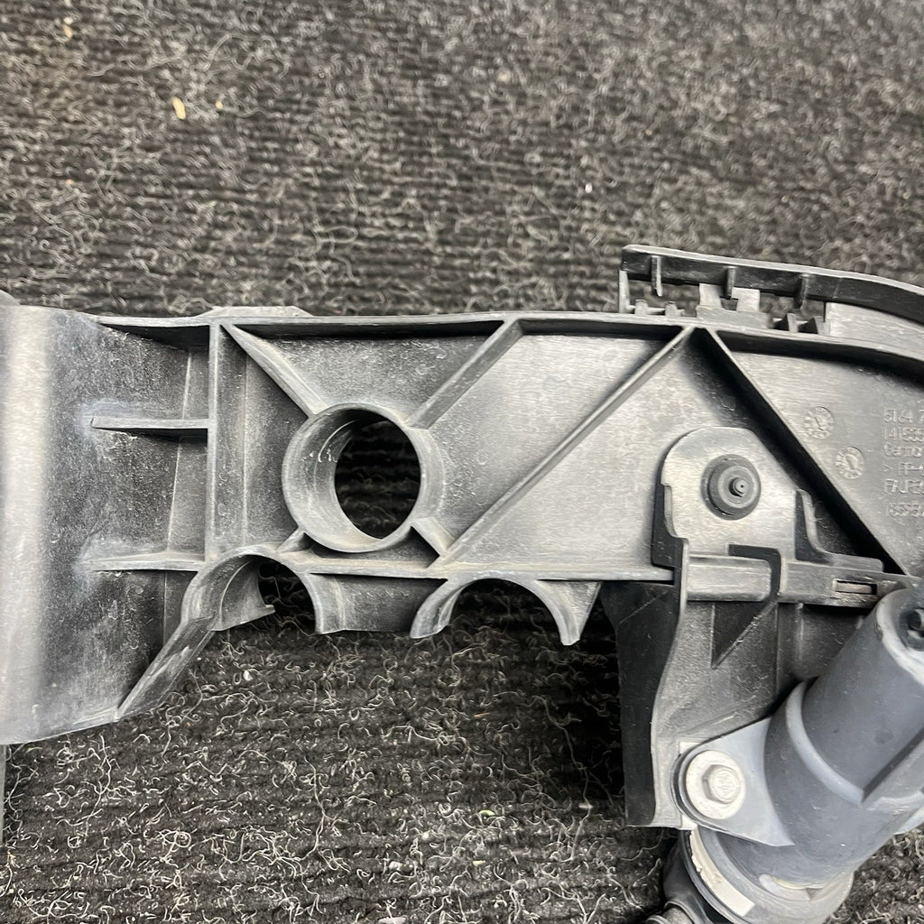 ☑️ 08-13 BMW E82 E88 135 Left Driver Side Headlight Arm Bracket Mount