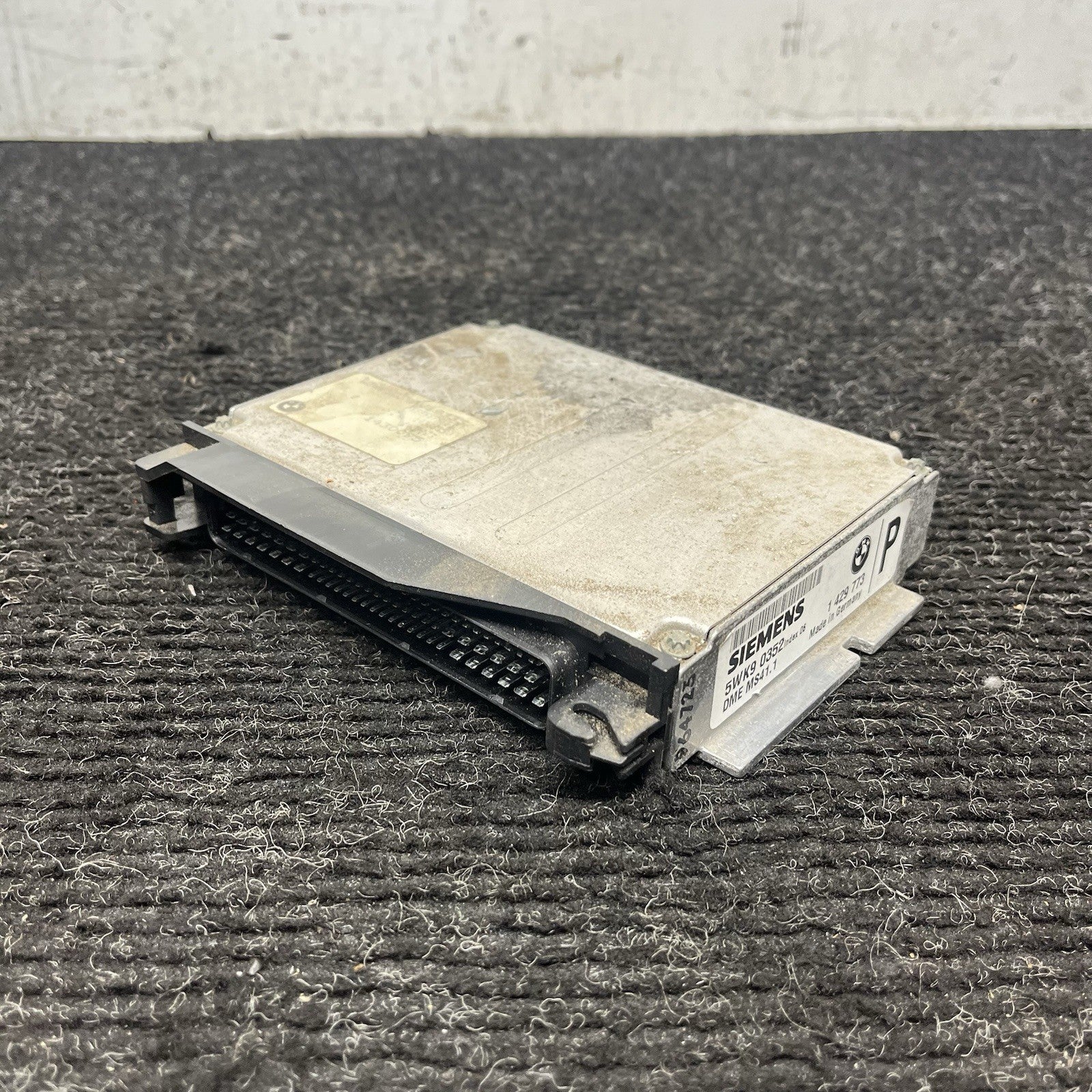 ☑️ BMW E36 18 Button On Board Computer OBC 8357684 92-99 323 325 328 M3