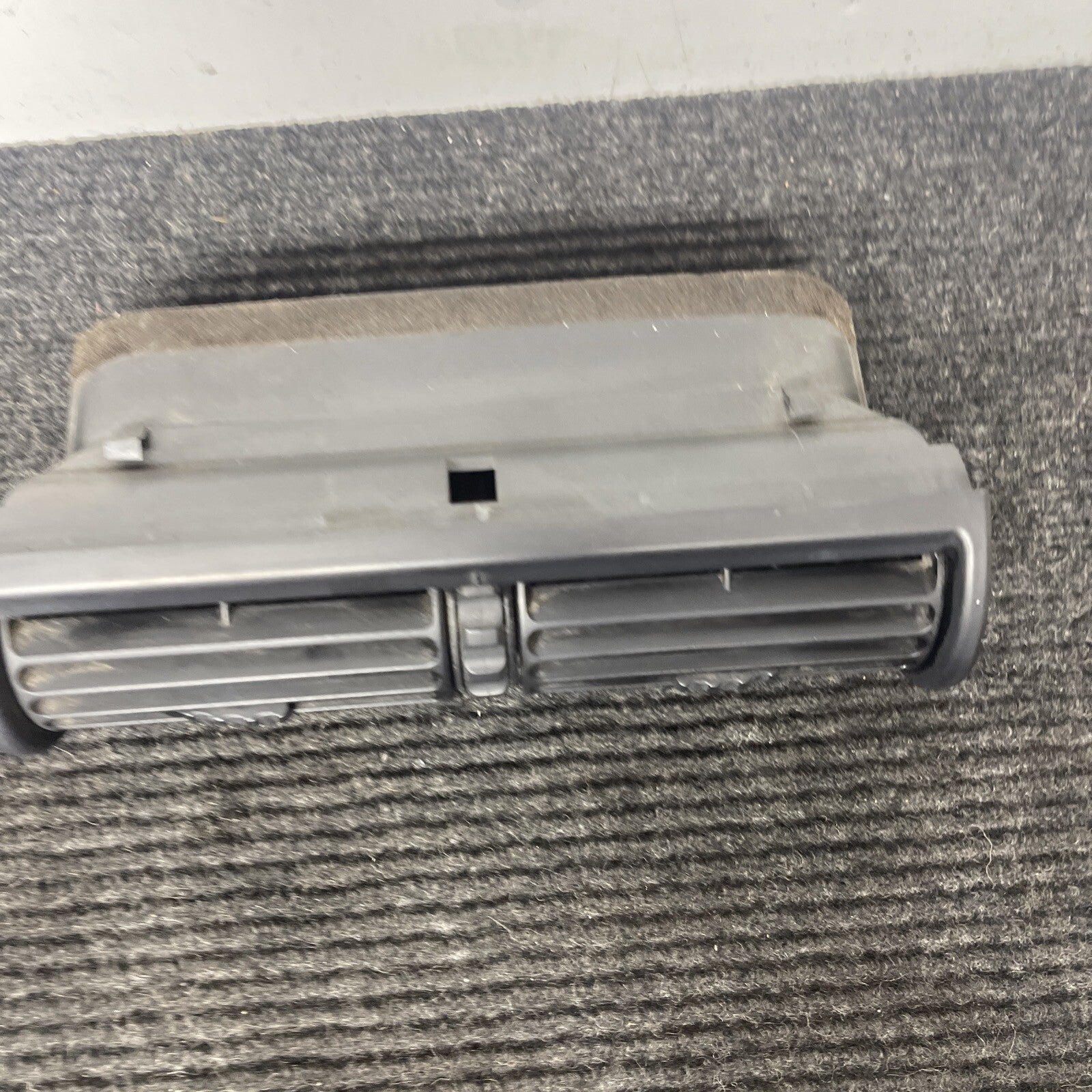 ☑️ 96-02 BMW Z3 FRONT CENTER CONSOLE DASHBOARD CENTER AIR VENT OEM