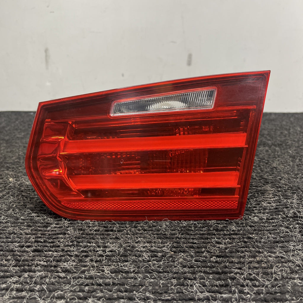 ☑️ 12-15 OEM BMW F30 F80 M3 Sedan Rear Passenger Side Inner Trunk Tail Light