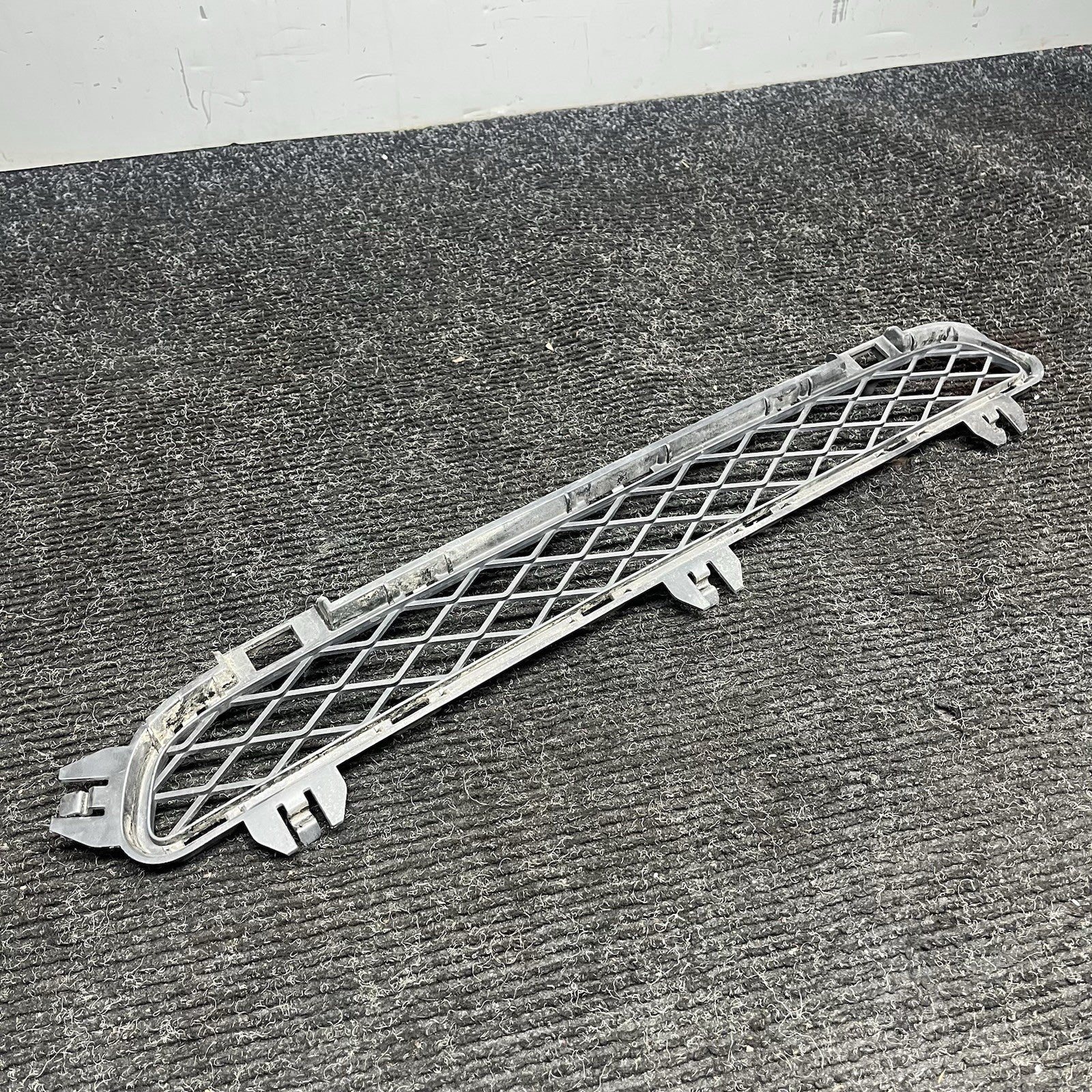 ☑️ 2011-2014 BMW X3 F25 Front Upper Center Bumper Grille OEM 7210466