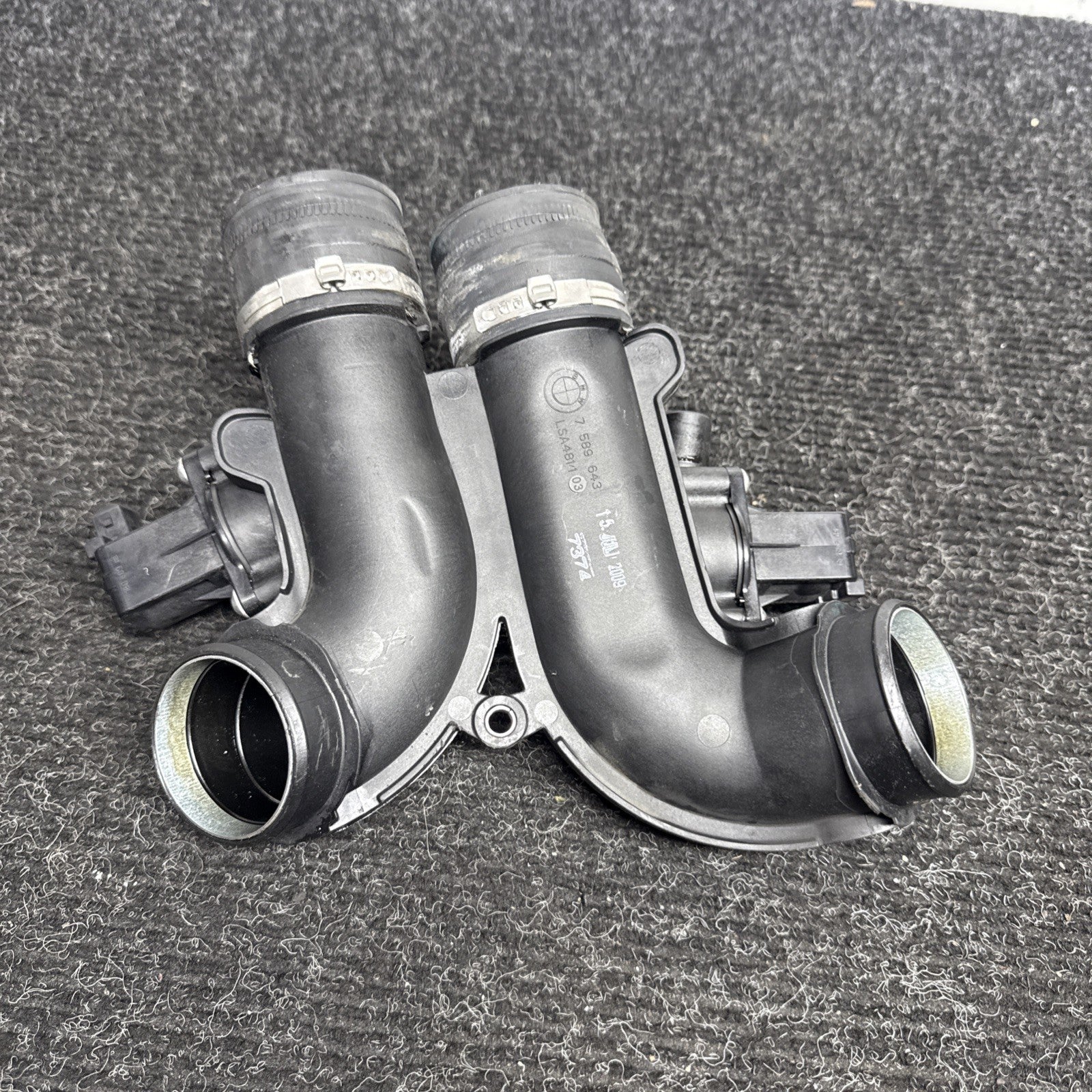 ☑️ OEM 2008 - 2014 BMW E70 E71 X5M X6M AIR INTAKE MANIFOLD TUBE CHARGE PIPE