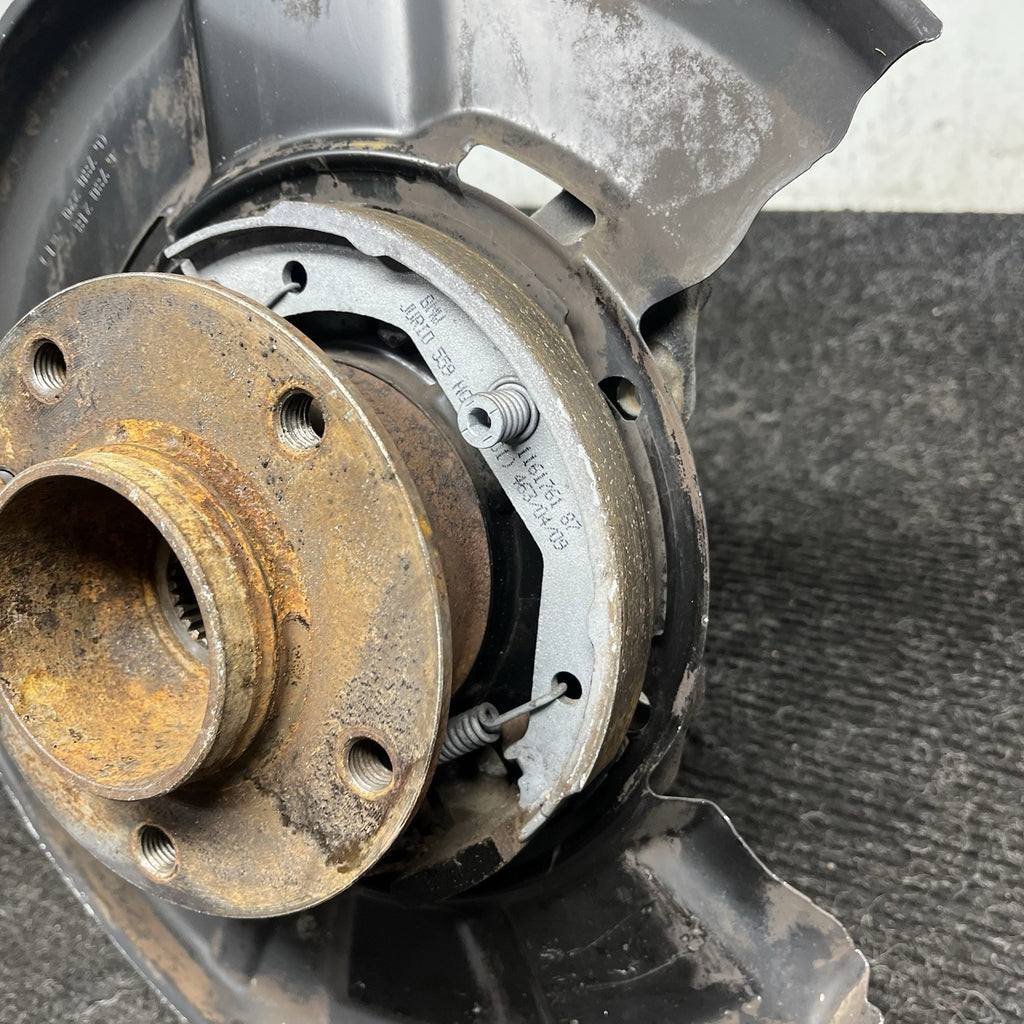 ☑️ 07-13 BMW E82 E88 E90 E92 E93 Rear Passenger Hub Spindle Bearing Knuckle OEM