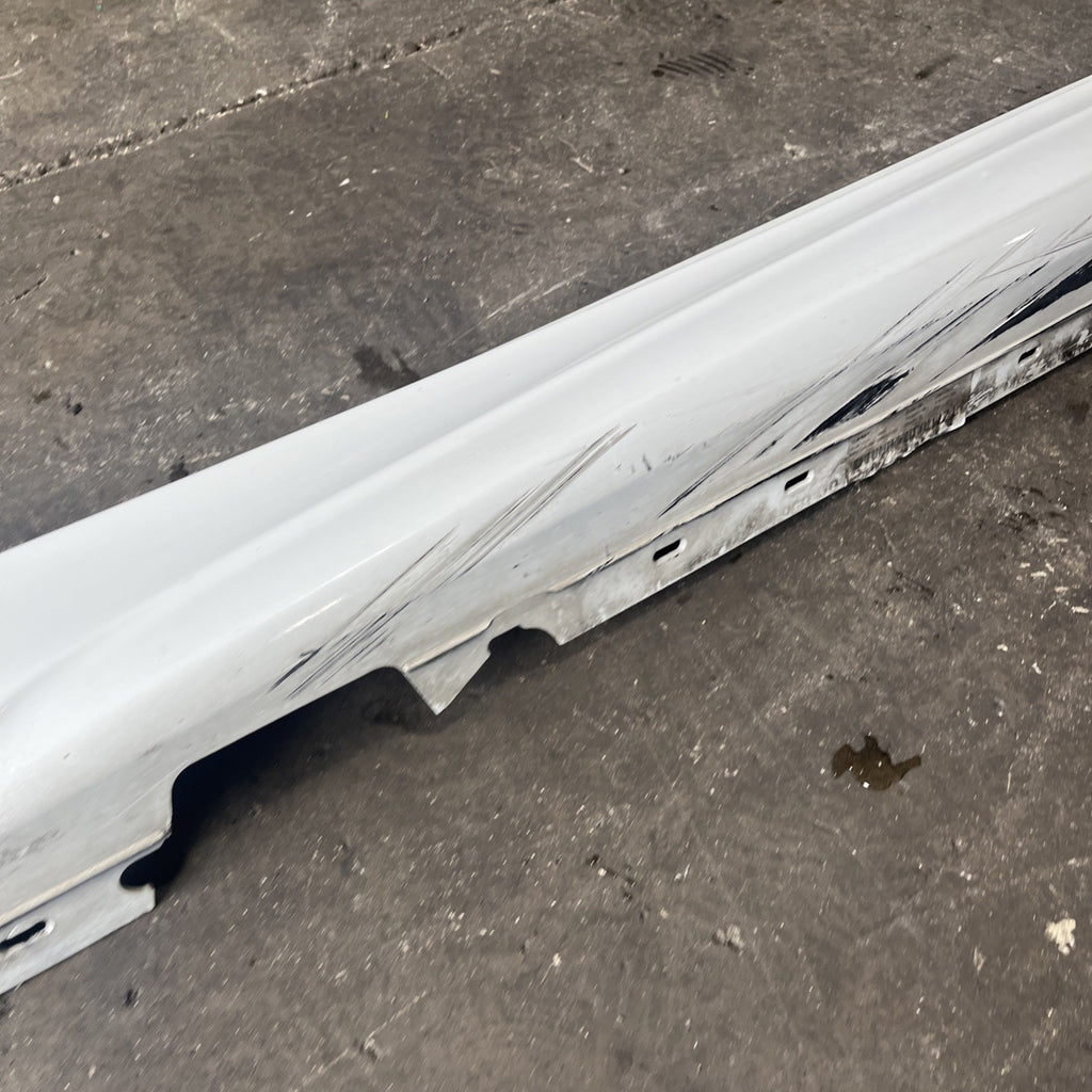 ☑️08-13 OEM BMW E88 E82 135 MSport Left Driver Side Skirt Rocker Panel White