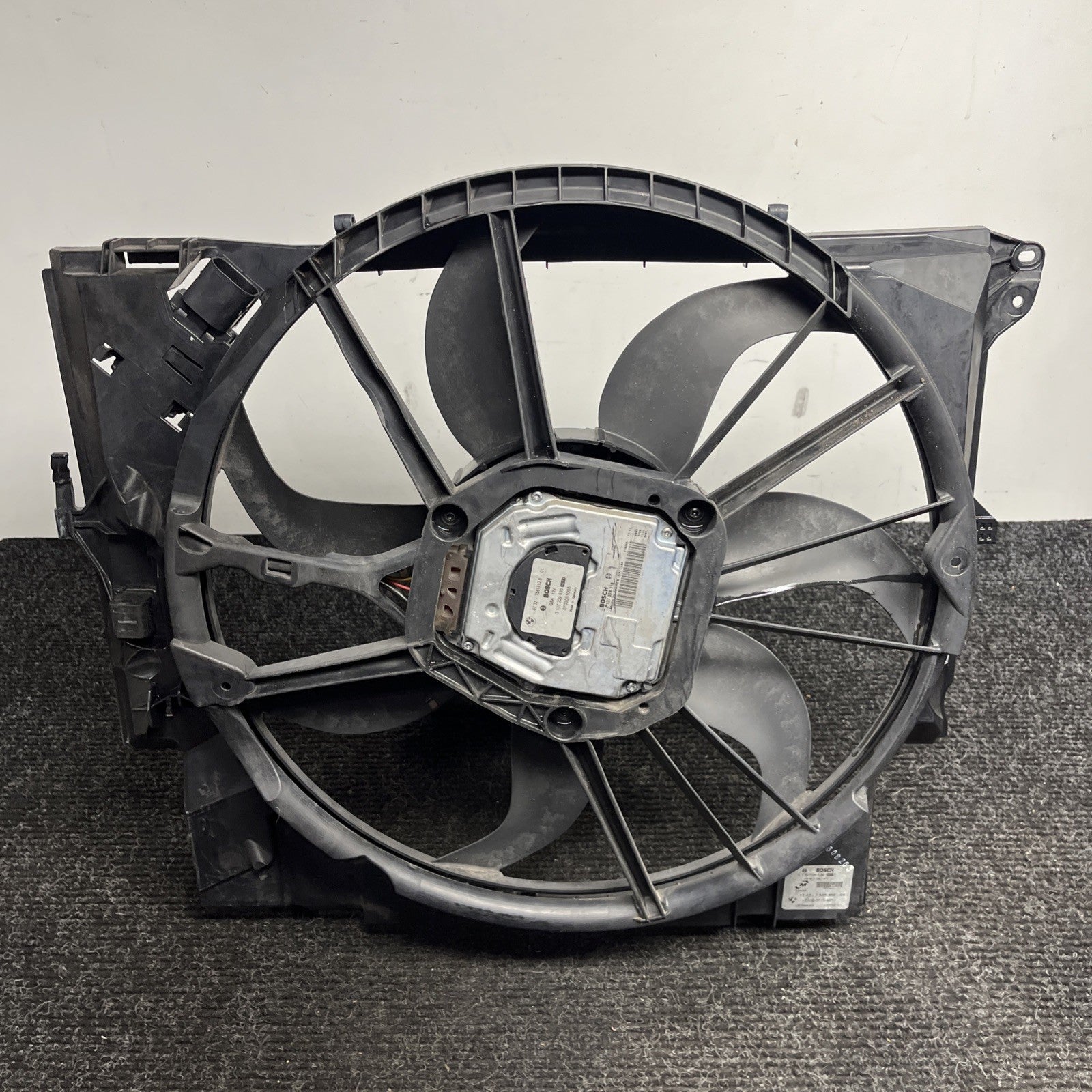 ☑️ 07-13 OEM BMW E88 E90 E92 N54 N55 Engine Radiator Cooling Auxiliary Fan 600W