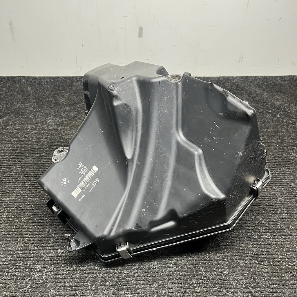 ☑️ 2017-2021 OEM BMW 230 330 430 Air Box Filter Cleaner Intake Muffler