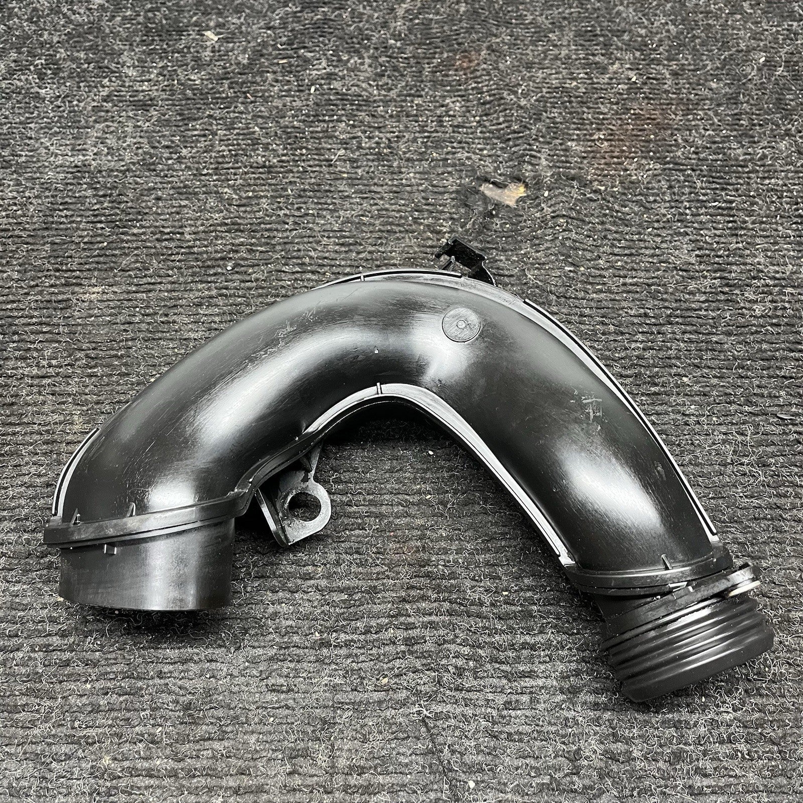 ☑️ 11-13 BMW E70 X5 N55 ENGINE LOWER AIR INTAKE TUBE HOSE PIPE DUCT OEM