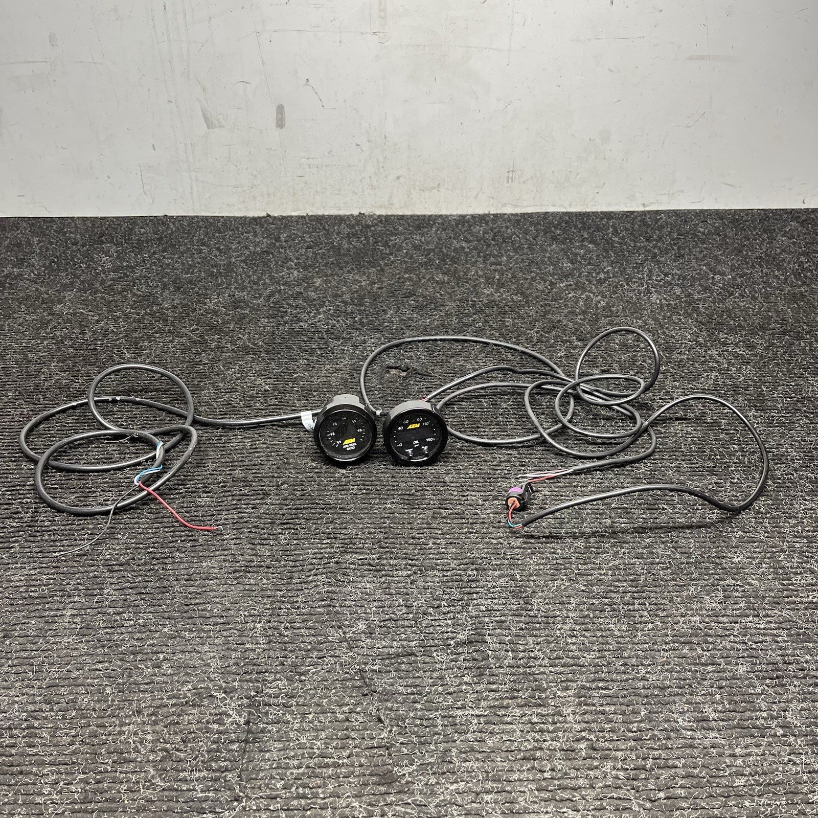 ☑️ AEM (2 Gauges Combo) - UEGO WideBand Air Fuel Ratio + Oil Pressure