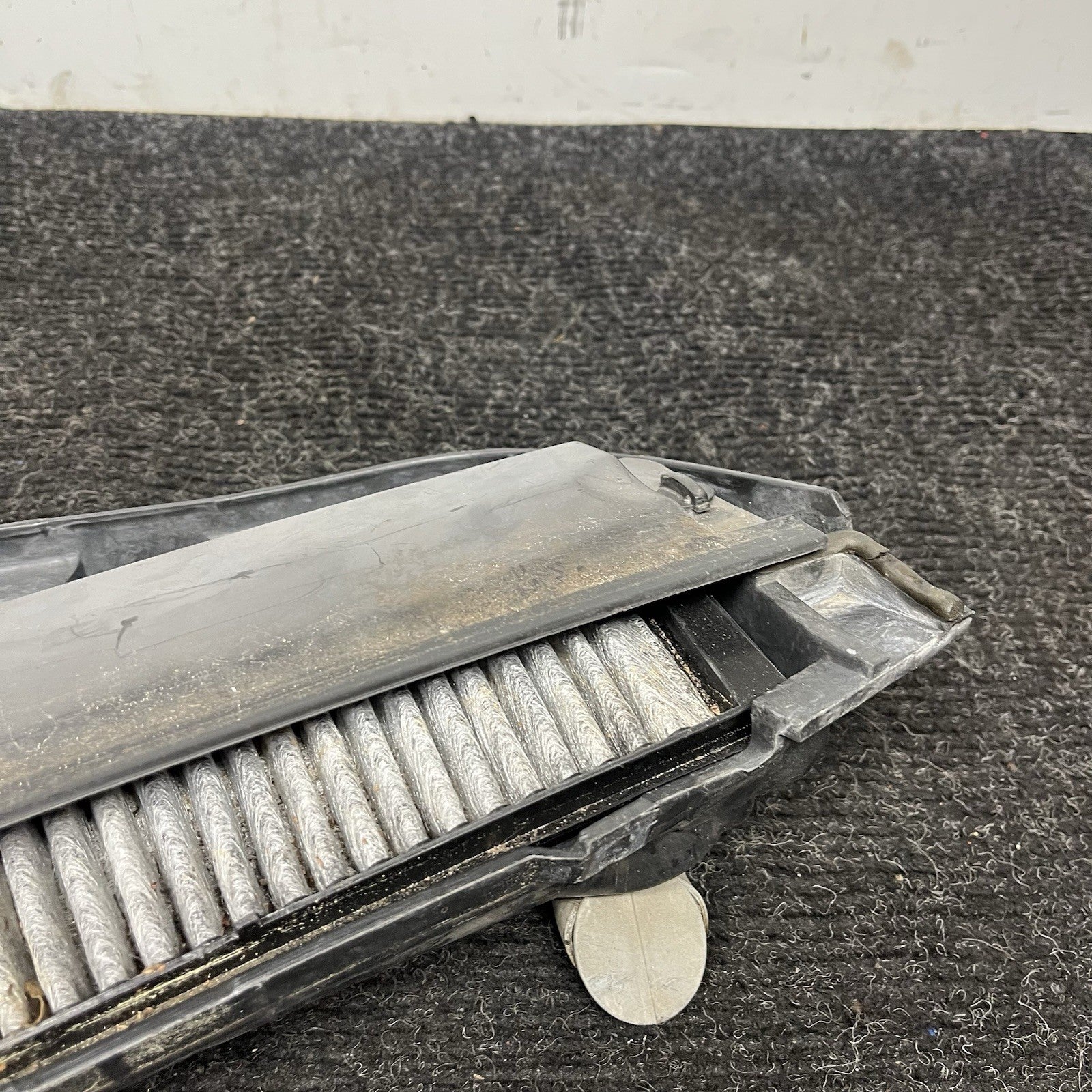 ☑️ 01-06 OEM BMW E46 M3 330Ci S54 Micro Air Filter Housing Cover Trim Panel