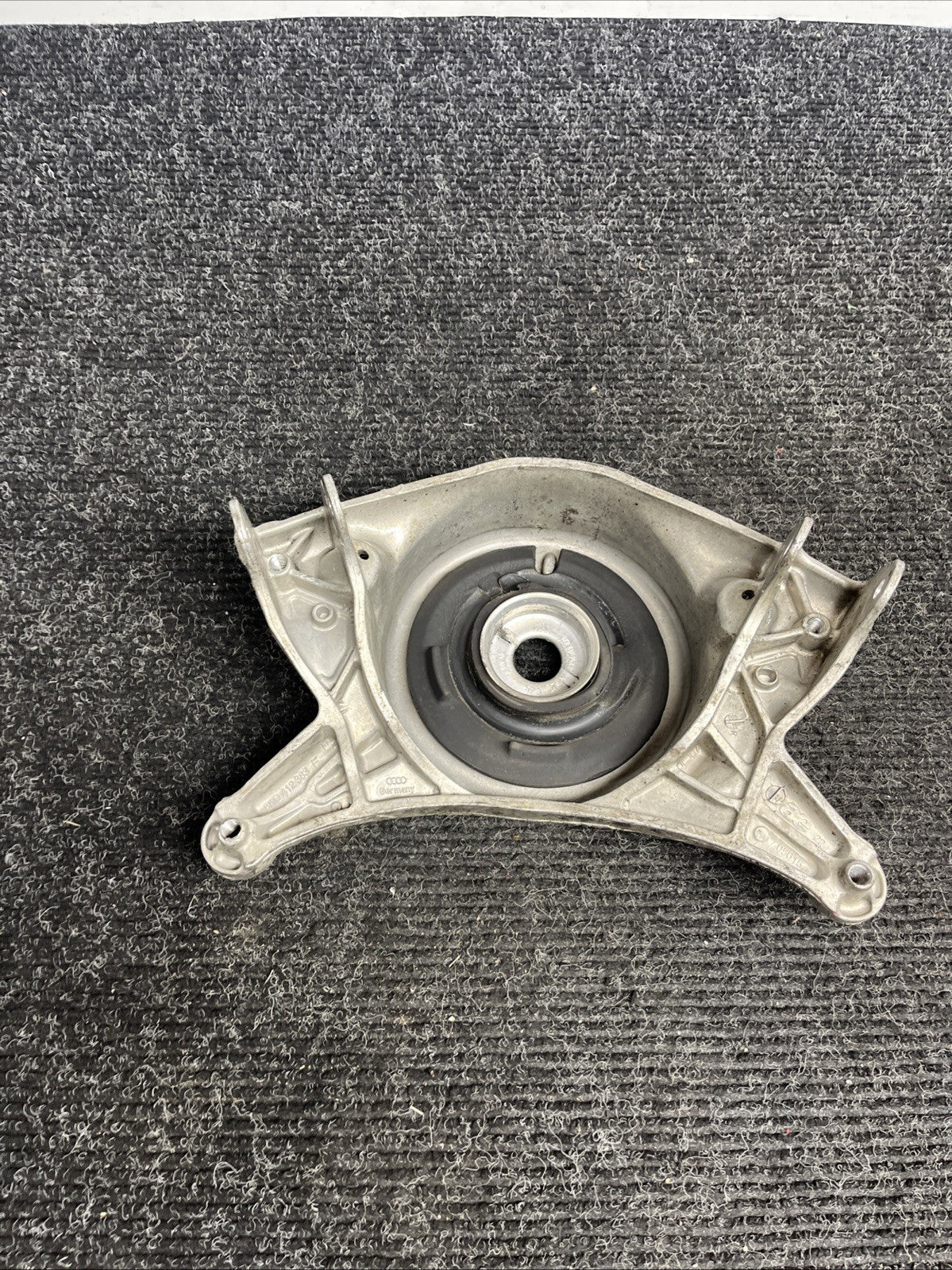 ☑️ 2009-2017 AUDI Q5 SQ5 - Front Strut Mount 8K0412383F