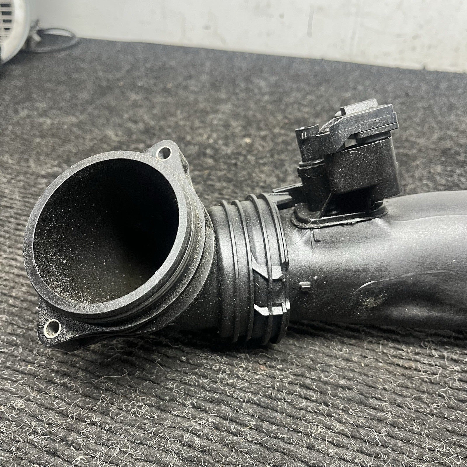 ☑️ 22-25 OEM BMW G42 G20 G22 M240 B58D 3.0L Engine Air Filter Intake Pipe