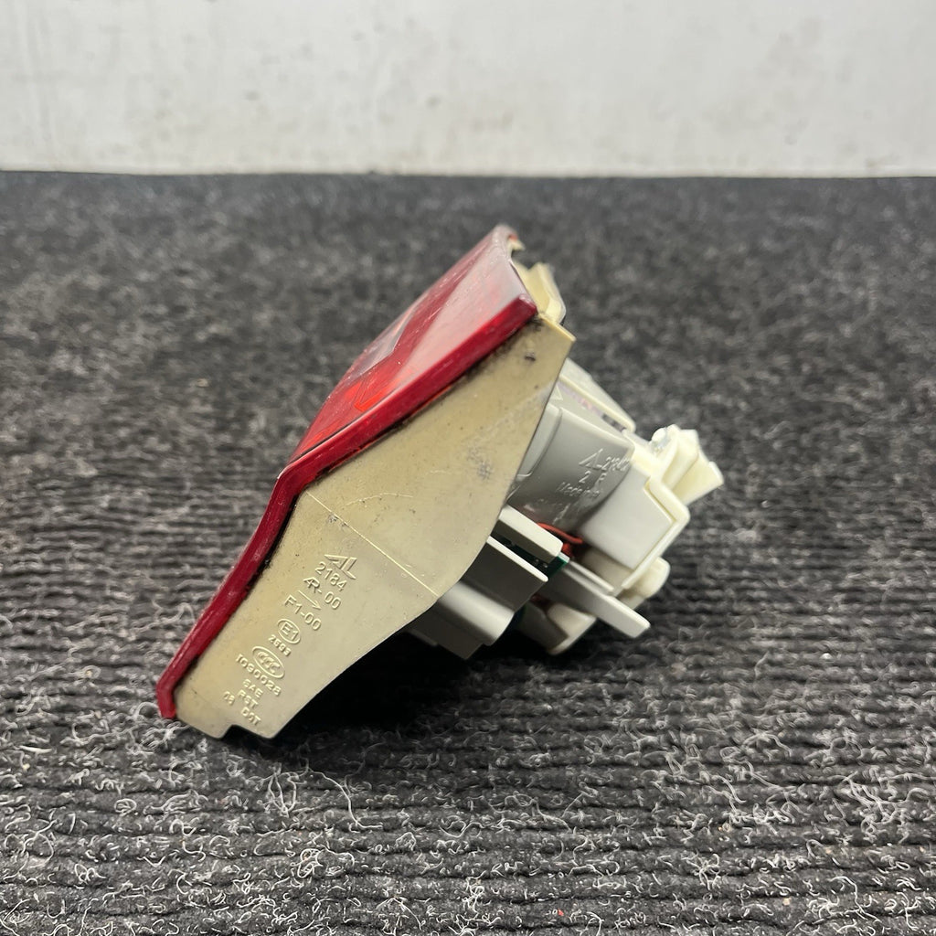 ☑️ 09-11 OEM BMW E90 LCI Sedan Rear Passenger Side Inner Tail Light Trunk Lid