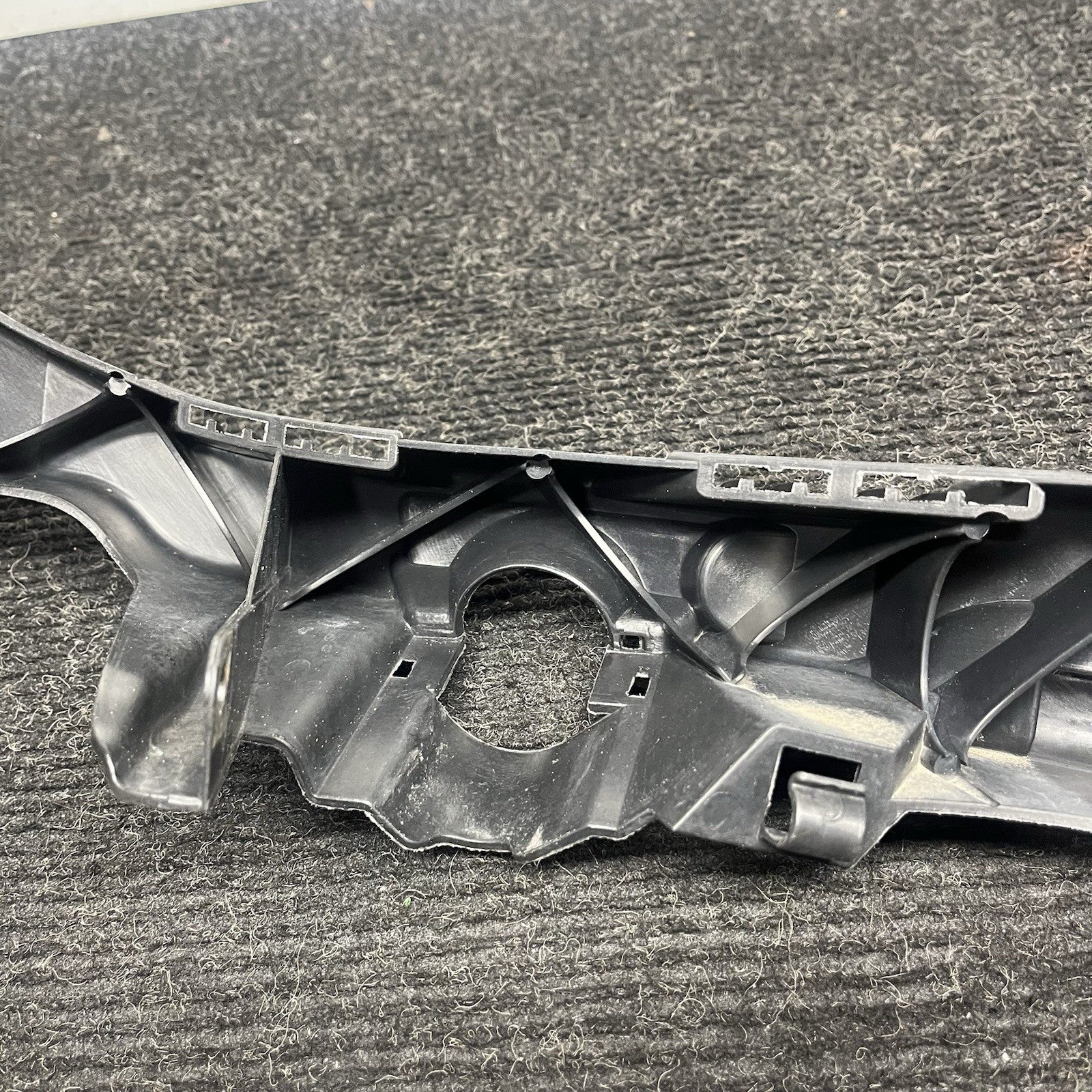 ☑️ 07-10 OEM BMW E92 E93 328 335 Right Passenger Headlight Bracket Carrier Mount