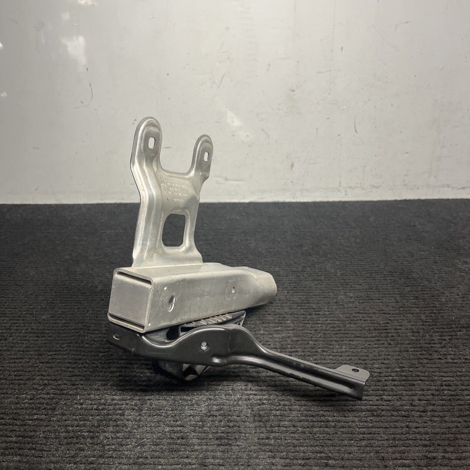 ☑️ OEM BMW F22 F30 F32 F36 Front Right Lower Deformation Bracket Assembly