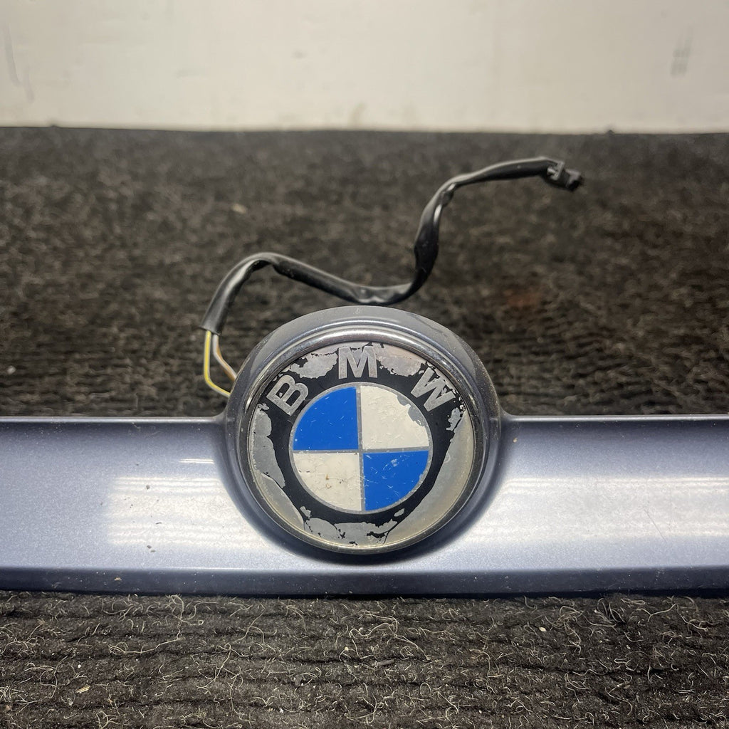 ☑️ 04-06 BMW E46 325Ci 330Ci Convertible Trunk Lid Handle Trim License Light OEM