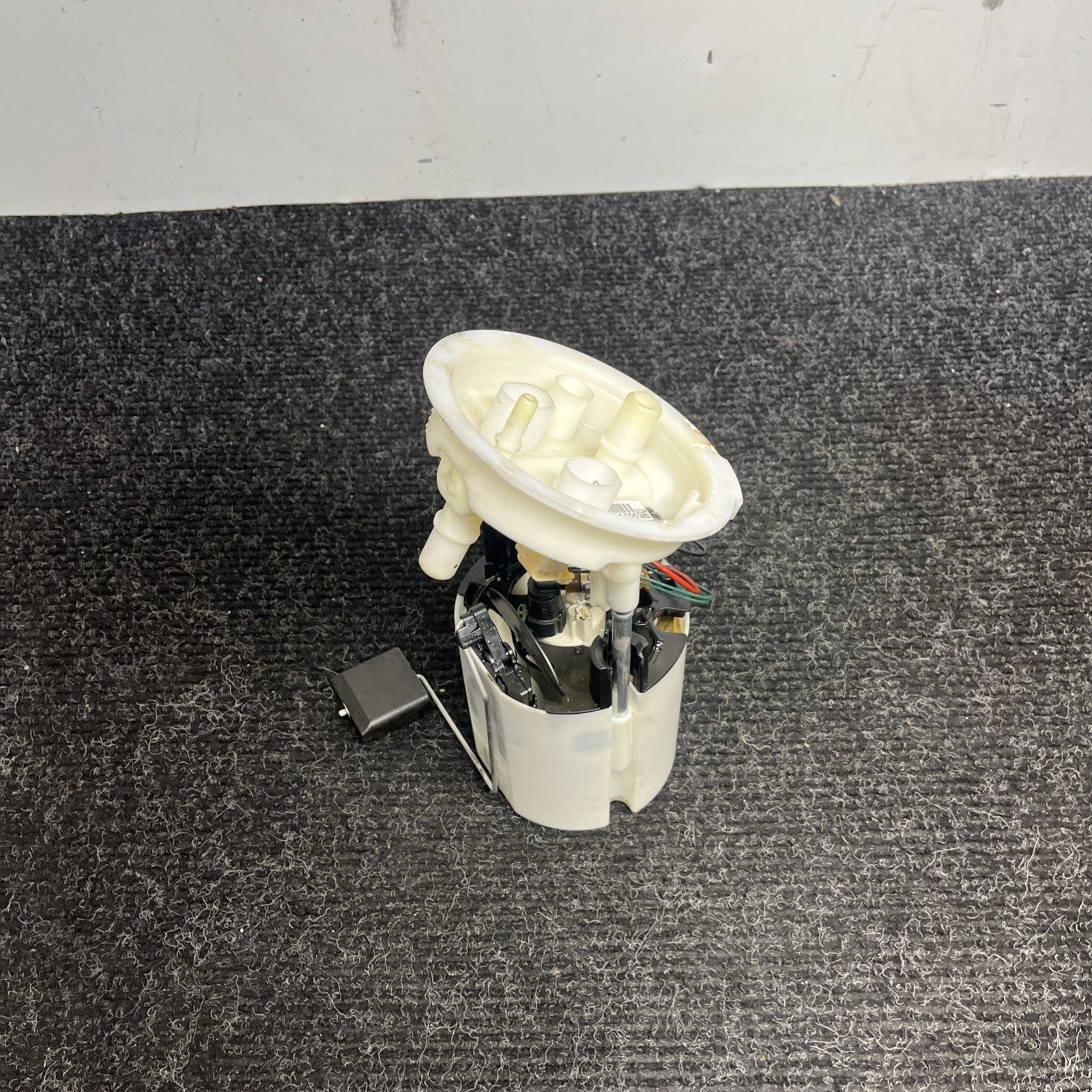 ☑️ 06-13 BMW E82 E88 E90 E91 E92 E93 128I 135I 328I 335I Fuel Pump Sending OEM