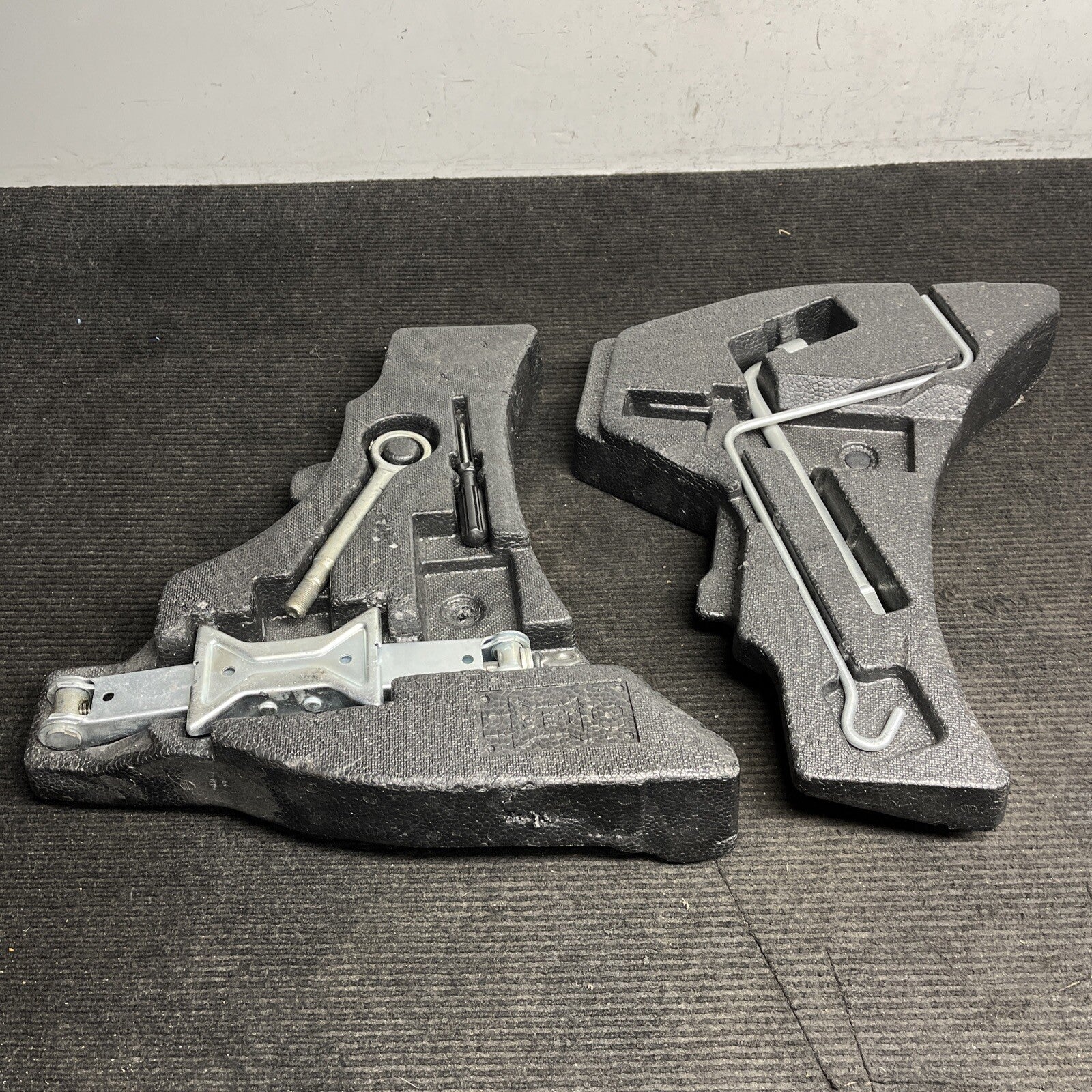 ☑️ 2020 OEM SUBARU BRZ FA20 2.0L OEM SPARE TIRE JACK TOOL KIT ASSY COMPLETE