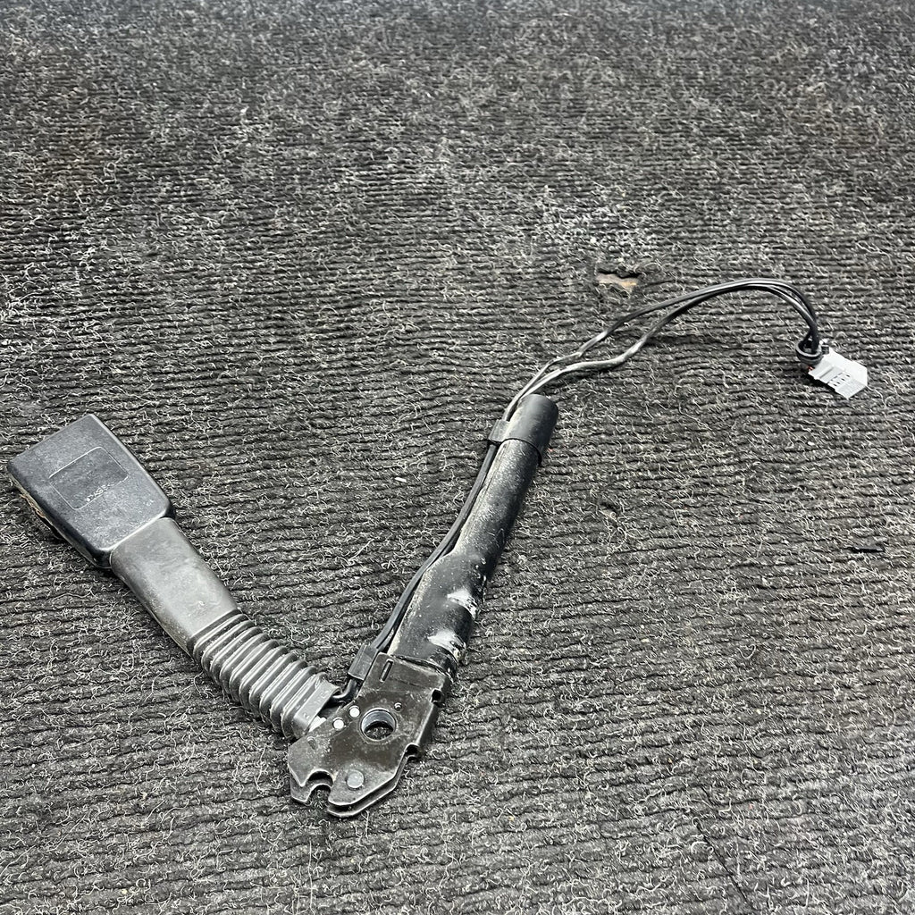 ☑️ OEM BMW 7213564 Right Side Seatbelt Buckle Receiver E90 E91 E92 E93 E84 E89