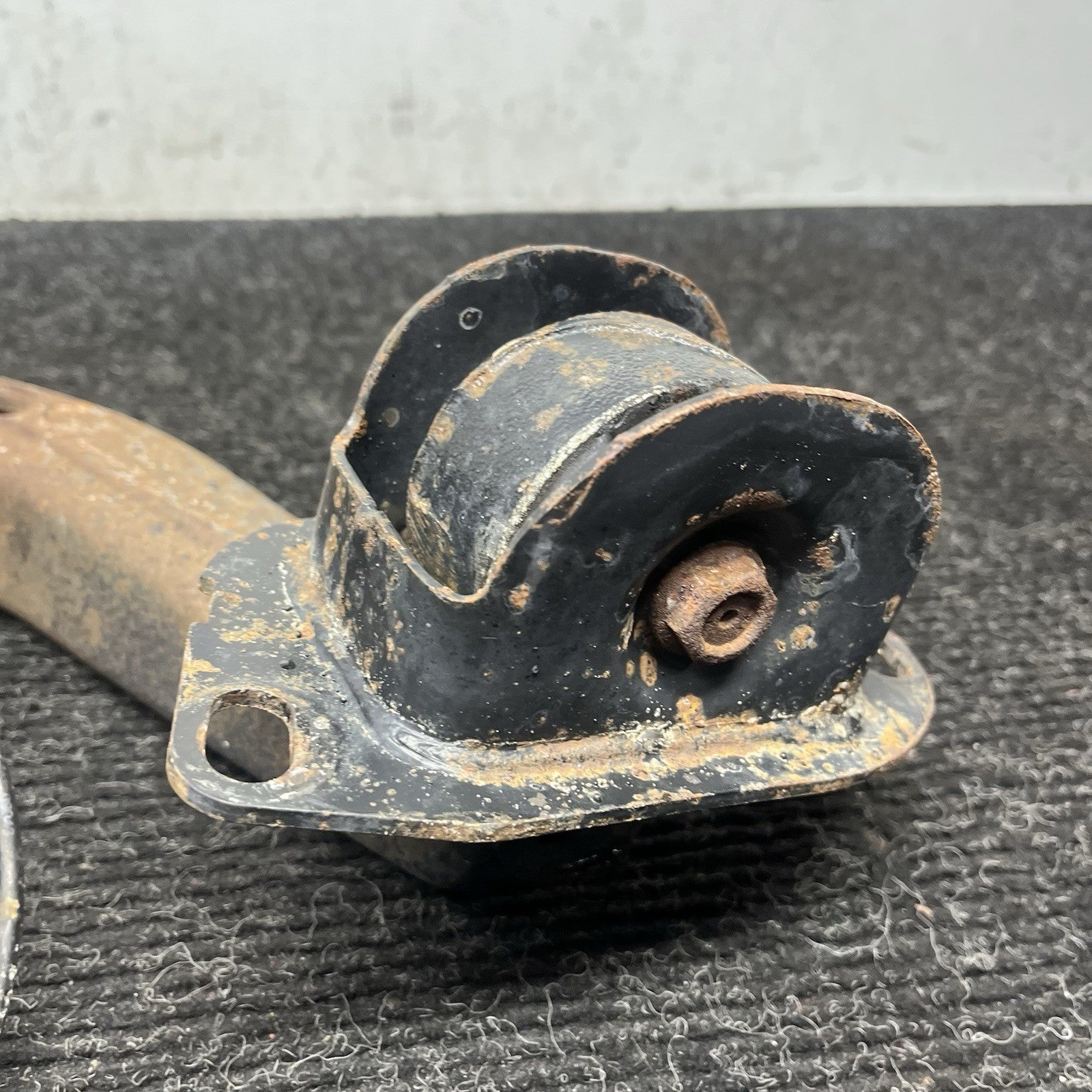 ☑️ 91-99 BMW E36 323 325 328 Rear Right Trailing Arm Wheel Hub Axle Assembly OEM