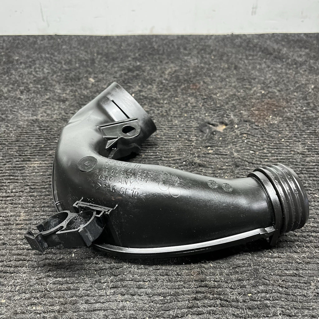 ☑️ 11-13 BMW E70 X5 N55 ENGINE LOWER AIR INTAKE TUBE HOSE PIPE DUCT OEM