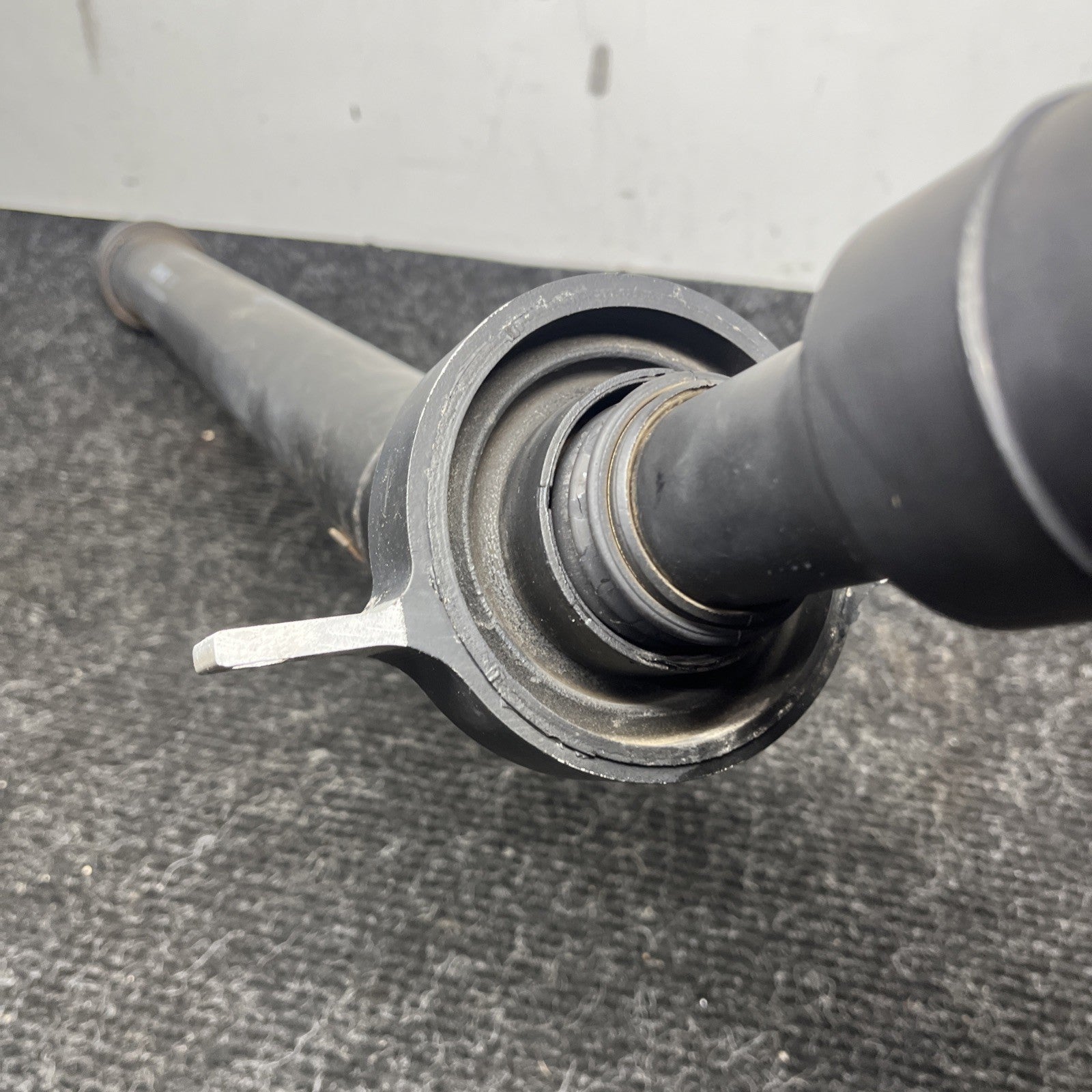 ☑️ 7-13 OEM BMW E90 E92 E93 Rear Driveshaft AT Transmission 757467901
