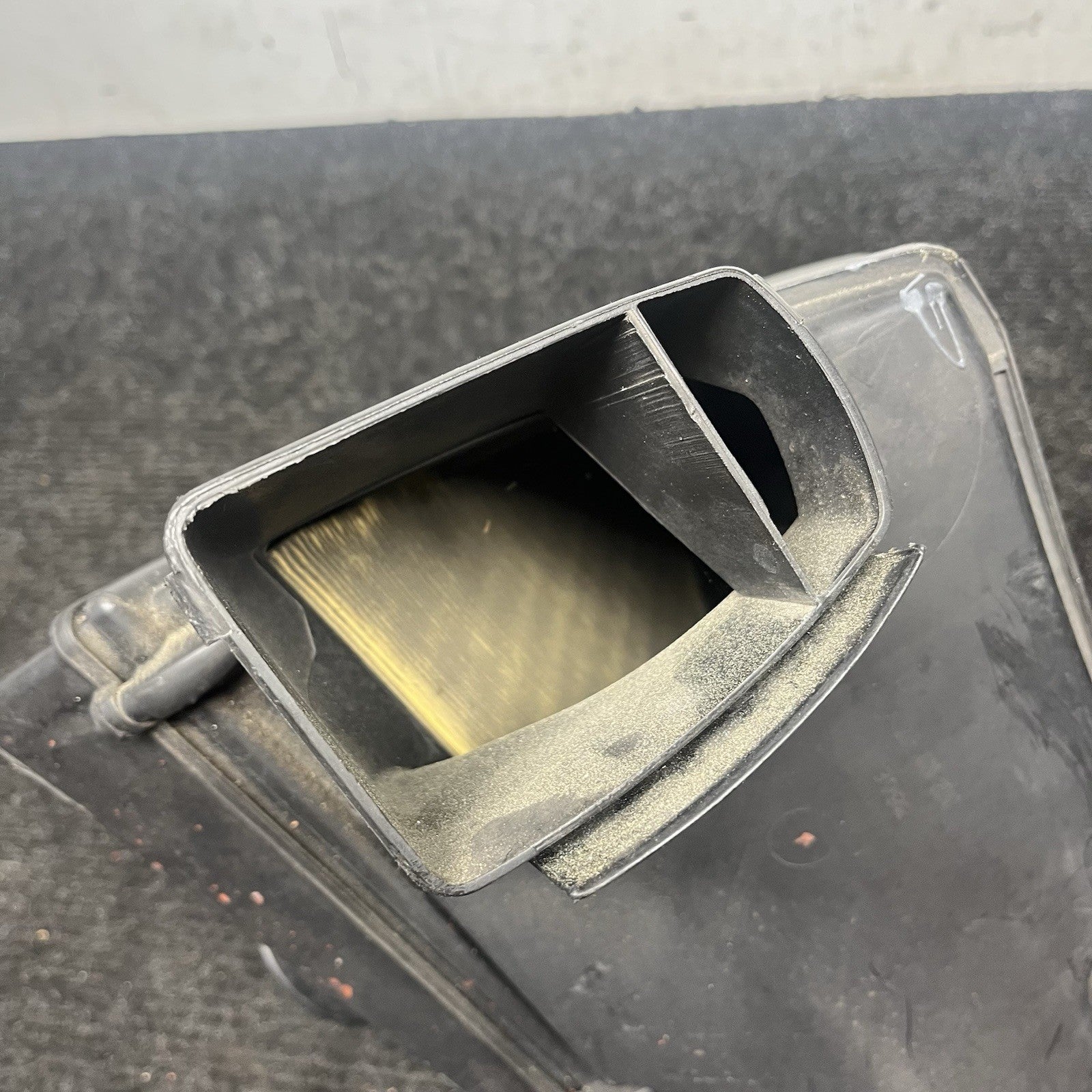 ☑️ 06-13 BMW E82 E88 E90 E92 E93 128I 328I INTAKE AIR CLEANER FILTER HOUSING BOX