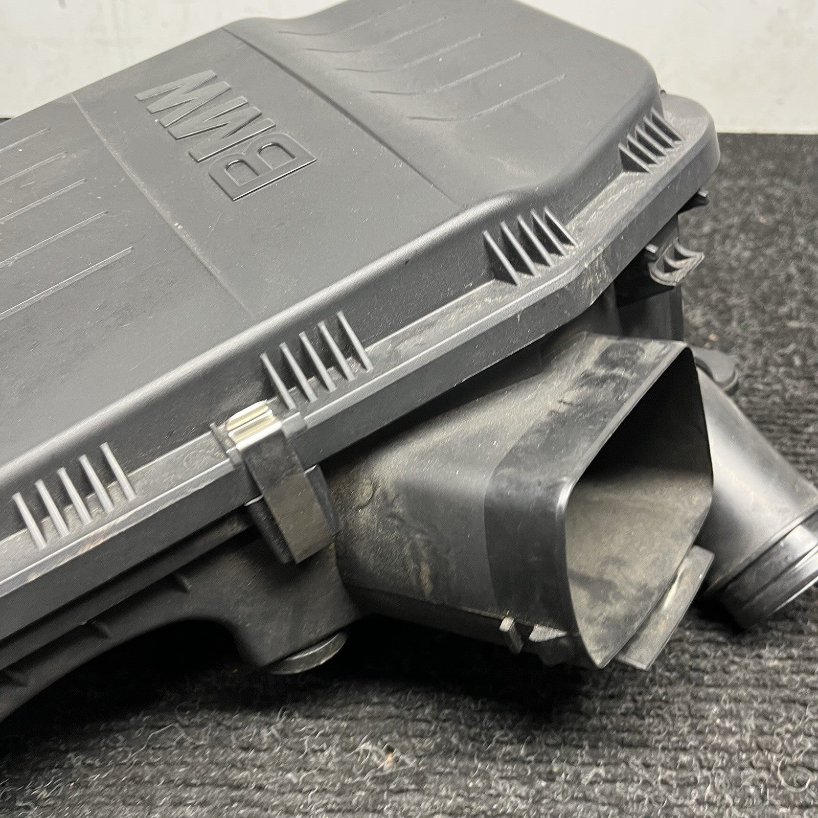 ☑️ 07-13 OEM BMW E82 E88 E90 E92 E93 335 N54 AirBox Air Box Filter Housing