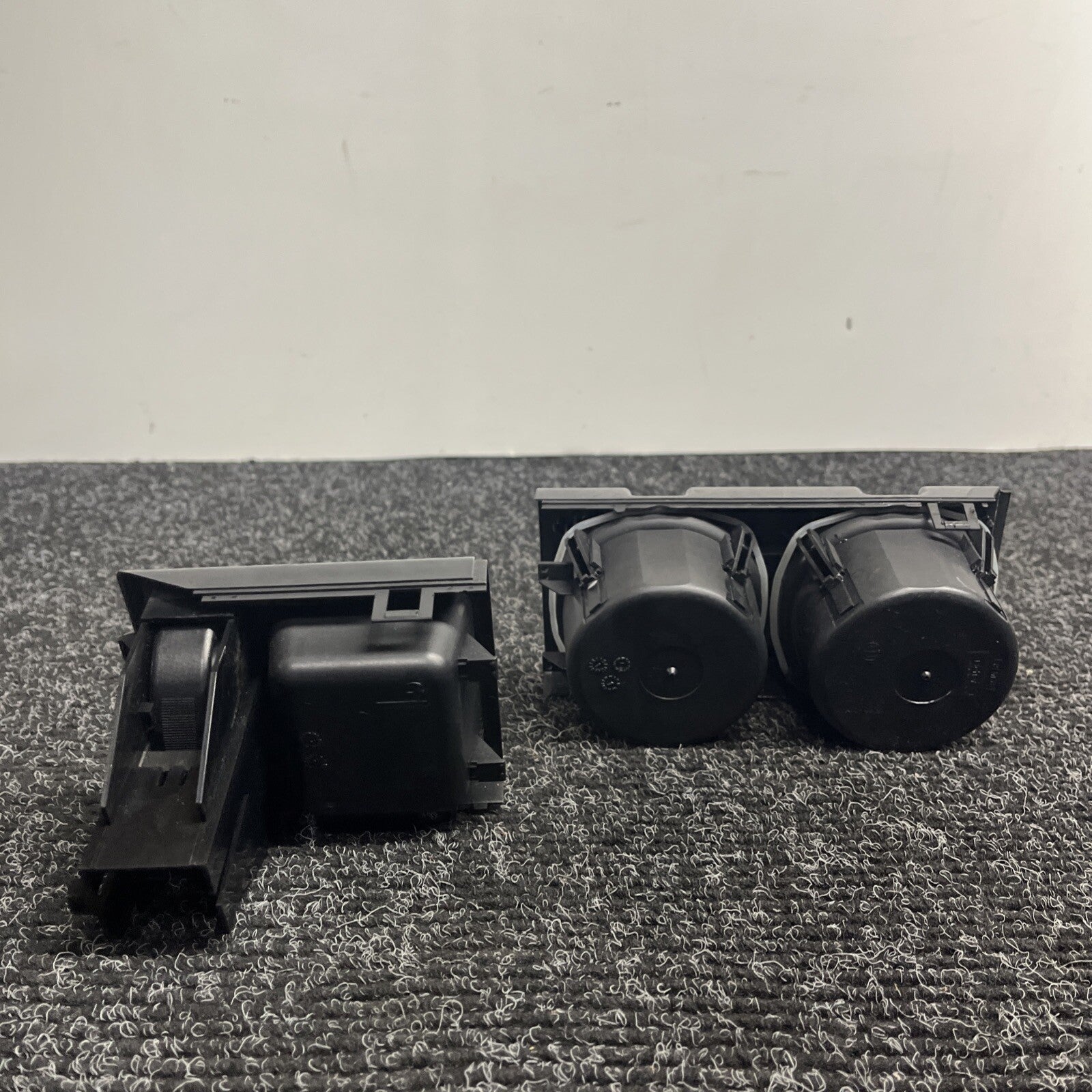 ☑️ BMW 3 SERIES E46 330 325 330ci CUP AND COIN HOLDER CENTRE/CENTER CONSOLE