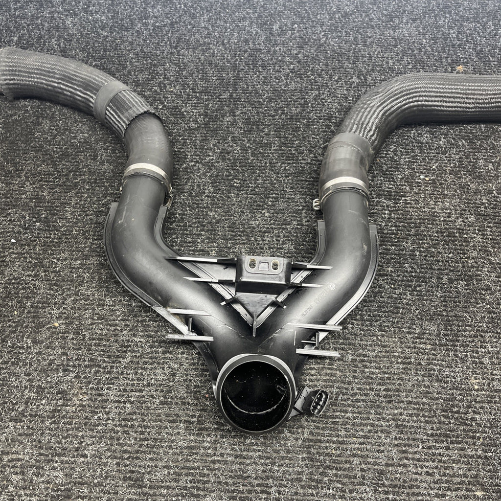 ☑️ 2013-2022 MASERATI LEVANTE 3.0L AIR INLET TUBE DUCT HOSE Y PIPE 670039138 OEM