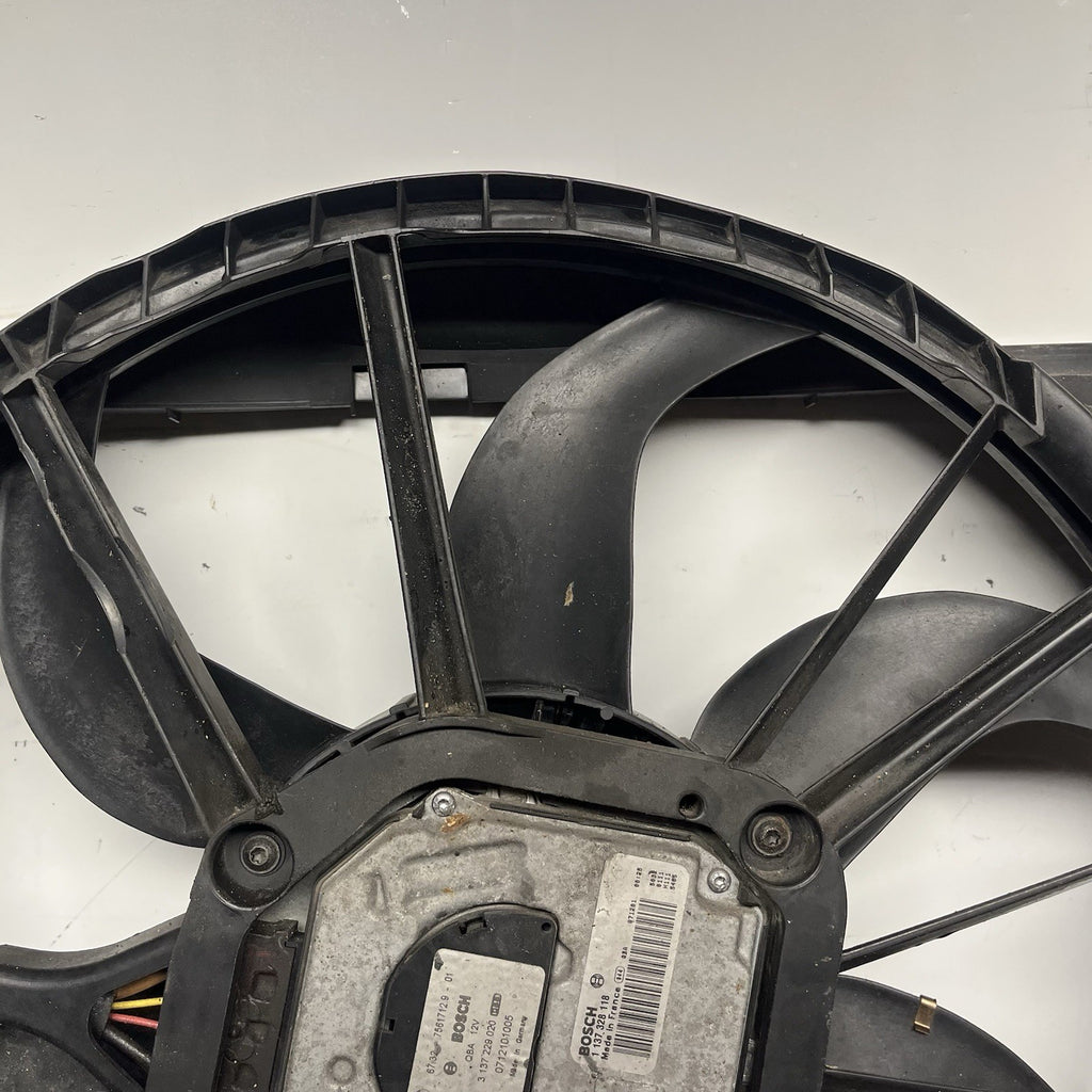 ☑️ 07-13 OEM BMW E88 E90 E92 N54 N55 Engine Radiator Cooling Auxiliary Fan 600W