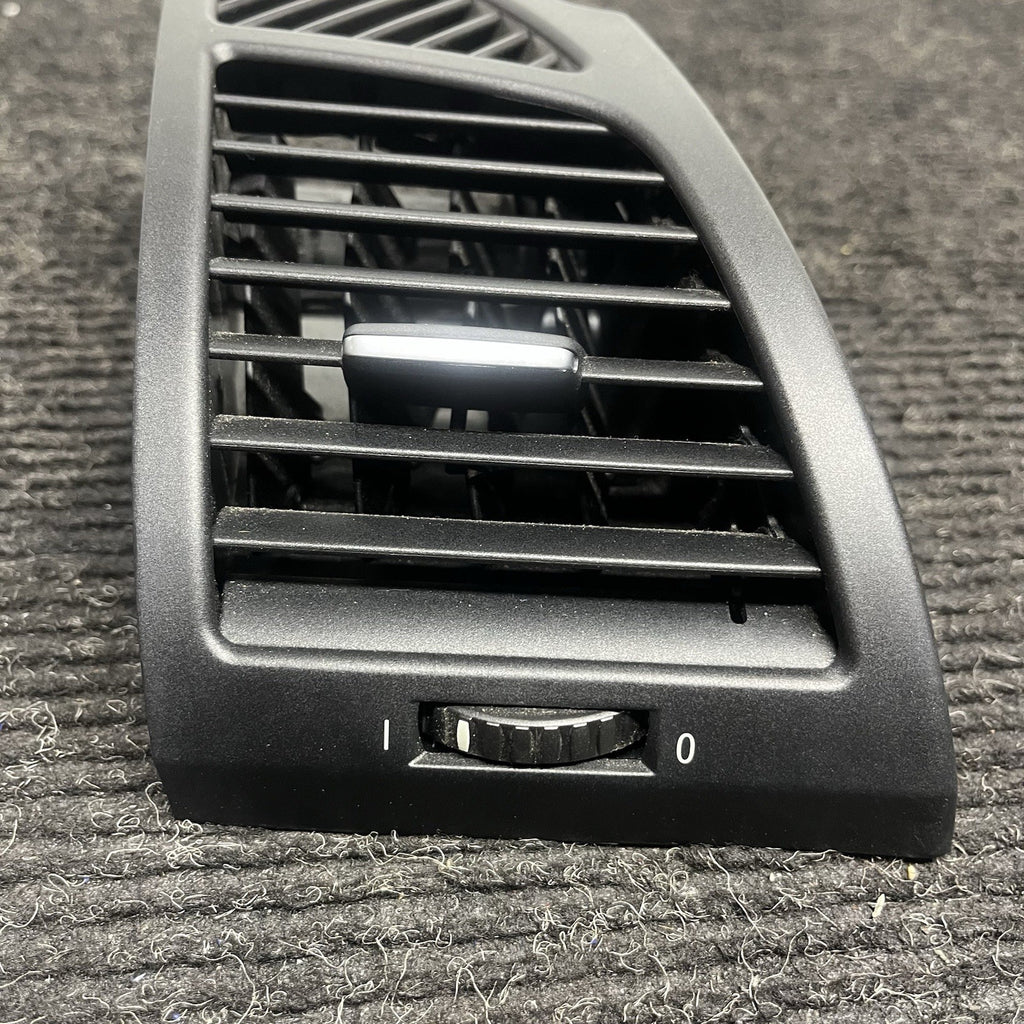 ☑️ 2008-2013 BMW 128i E82 E88 Front Right Side Dash AC A/C Air Vent 7059188 OEM