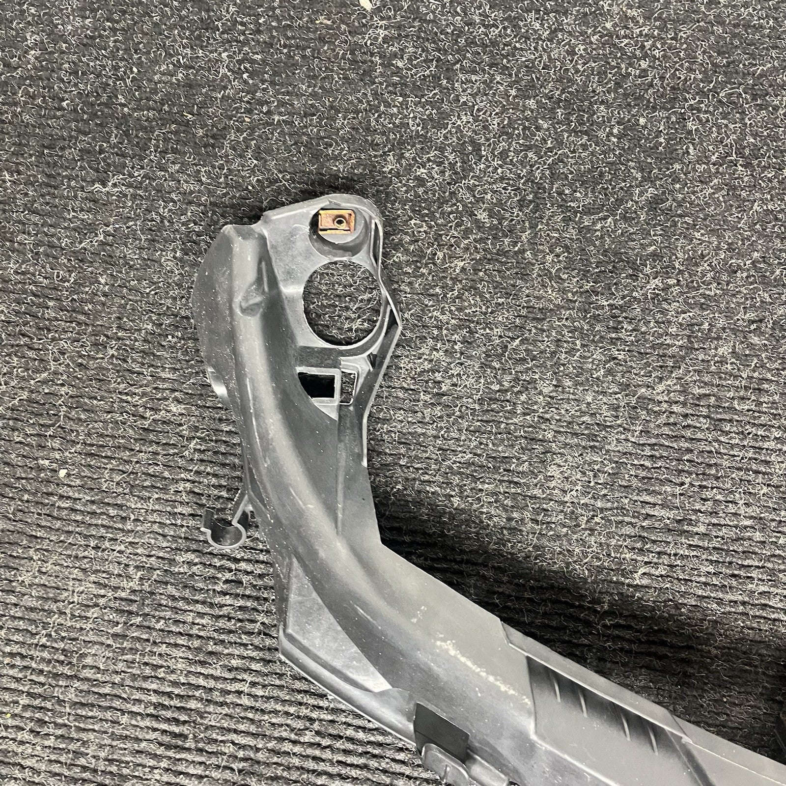 ☑️ 07-10 OEM BMW E92 E93 328 335 Right Passenger Headlight Bracket Carrier Mount