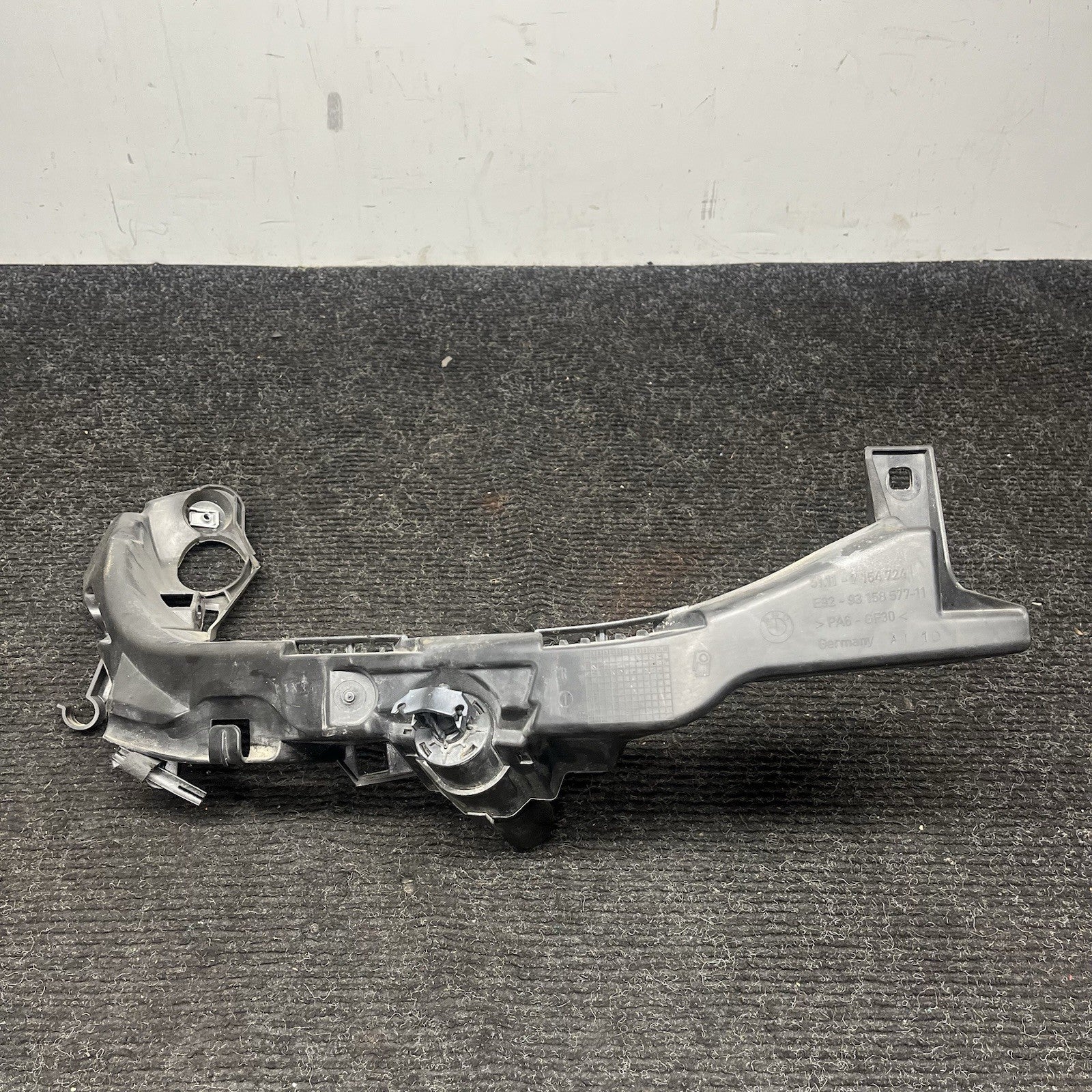 ☑️ 07-10 OEM BMW E92 E93 328 335 Right Passenger Headlight Bracket Carrier Mount