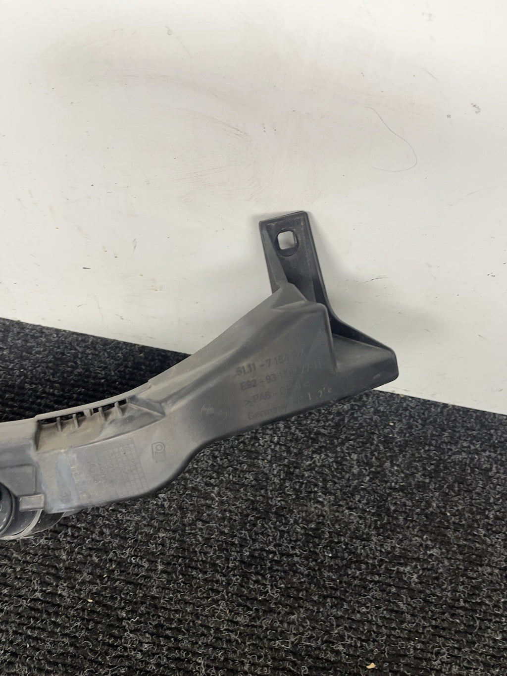 ☑️ 07-10 BMW E92/3 335 PreLci Front Right Passenger Headlight Arm Bracket Mount