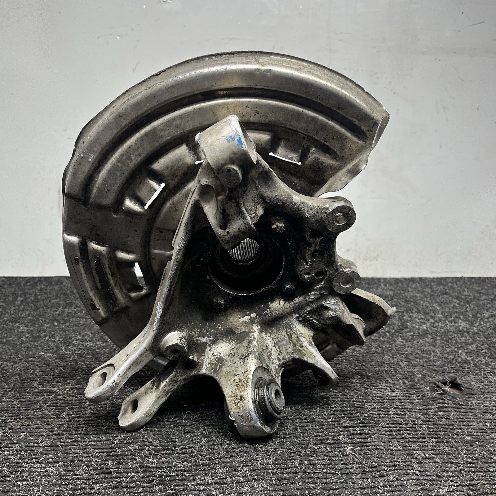 ☑️ 15-20 OEM BMW F80 F82 F83 M4 Rear Driver Wheel Hub Spindle Knuckle Assembly