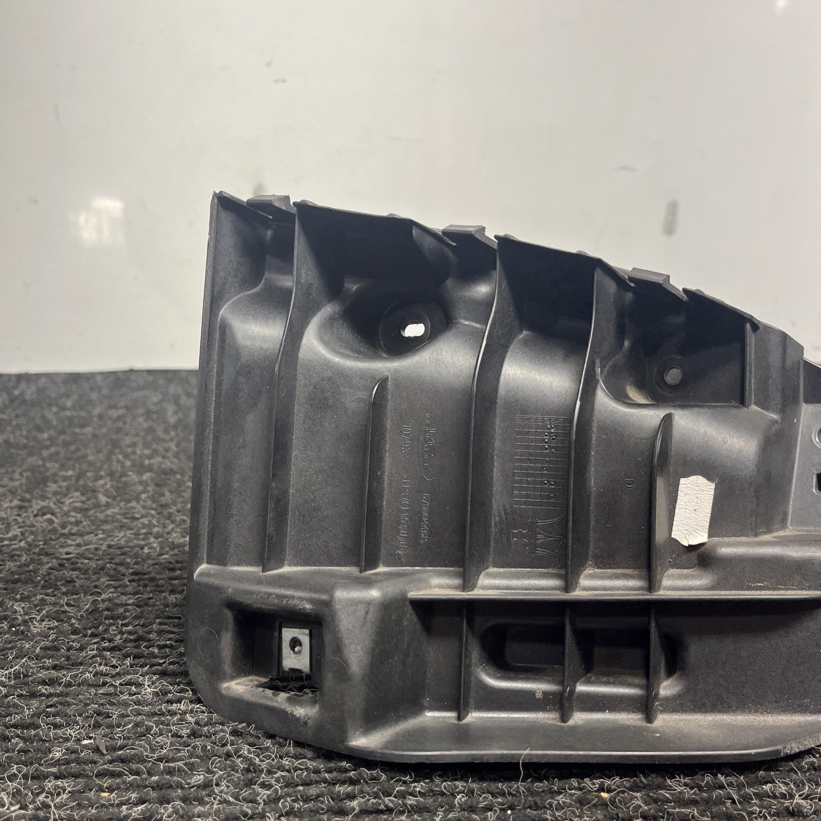 ☑️ 14-21 Maserati Ghibli Rear Left Bumper Mount Support Bracket OEM AK2404120