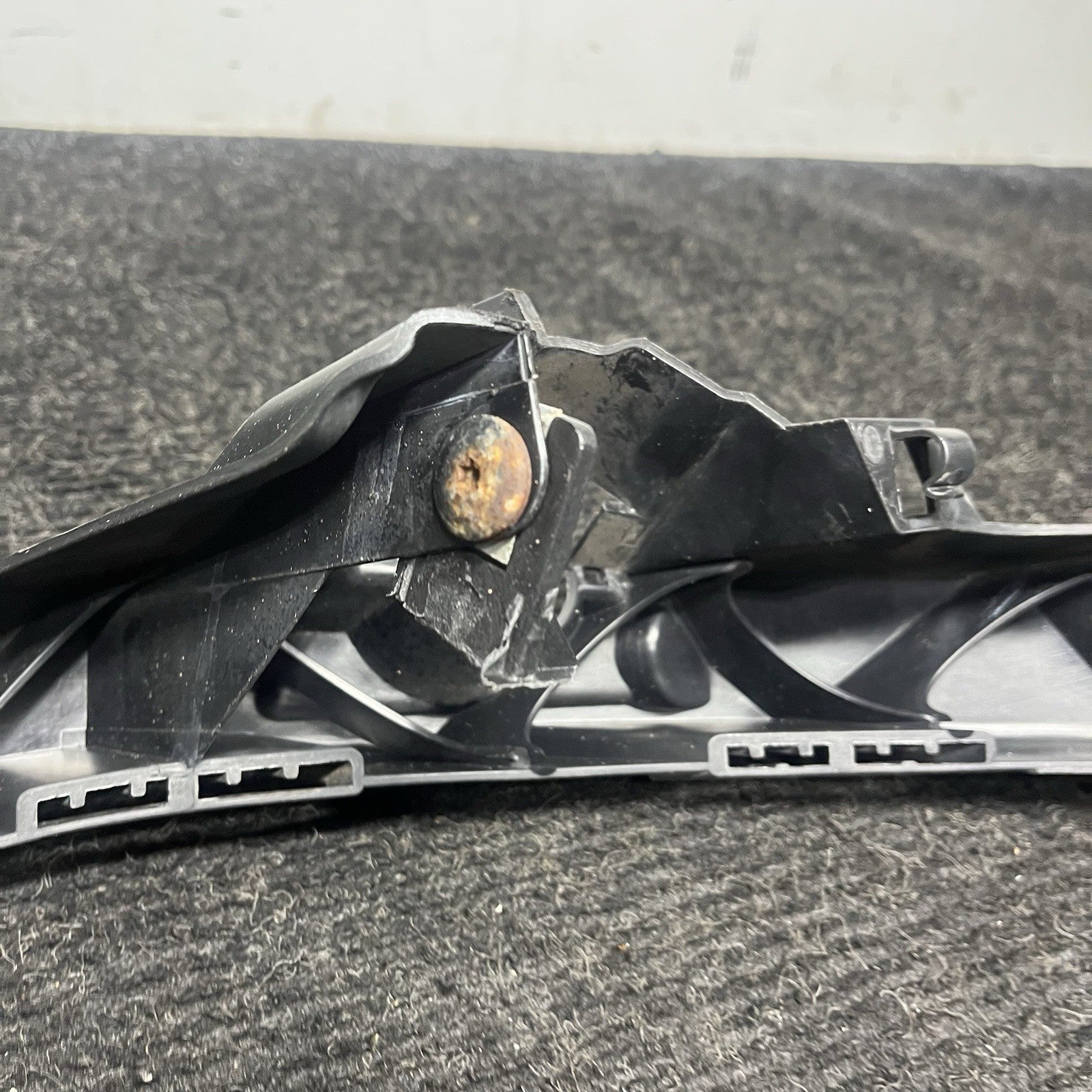 ☑️ 07-10 OEM BMW E92 E93 328 335 Left Driver Headlight Bracket Carrier Mount