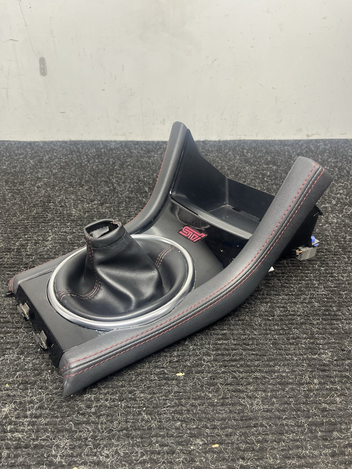 ☑️ 18-21 SUBARU WRX STI CENTER CONSOLE SHIFT BOOT SURROUND BEZEL PANEL TRIM OEM