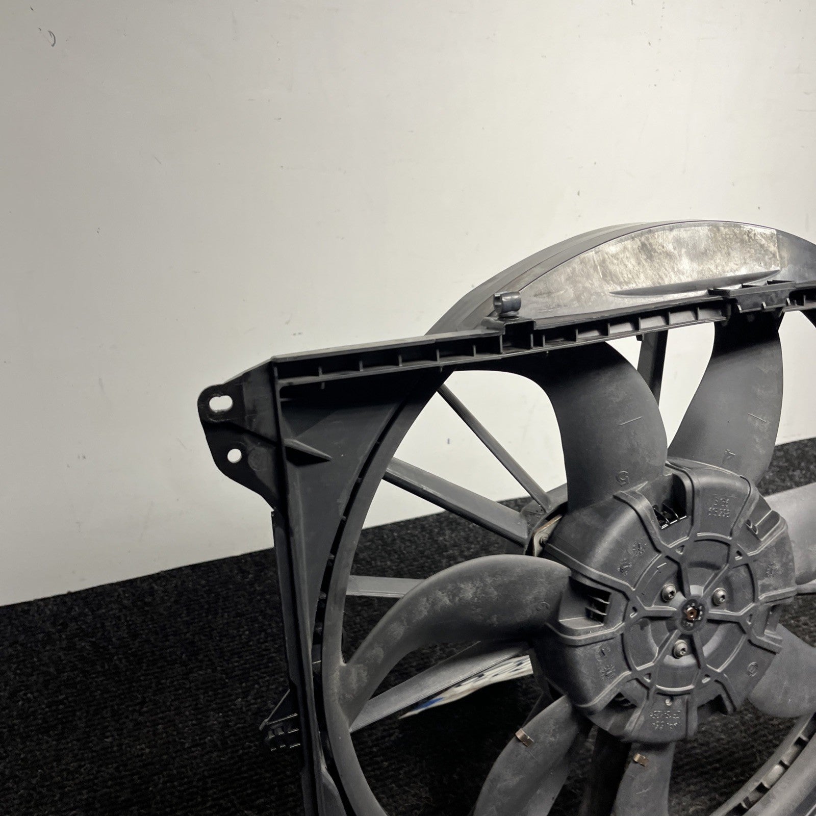 ☑️ 07-13 OEM BMW E88 E90 E92 N54 N55 Engine Radiator Cooling Auxiliary Fan 600W