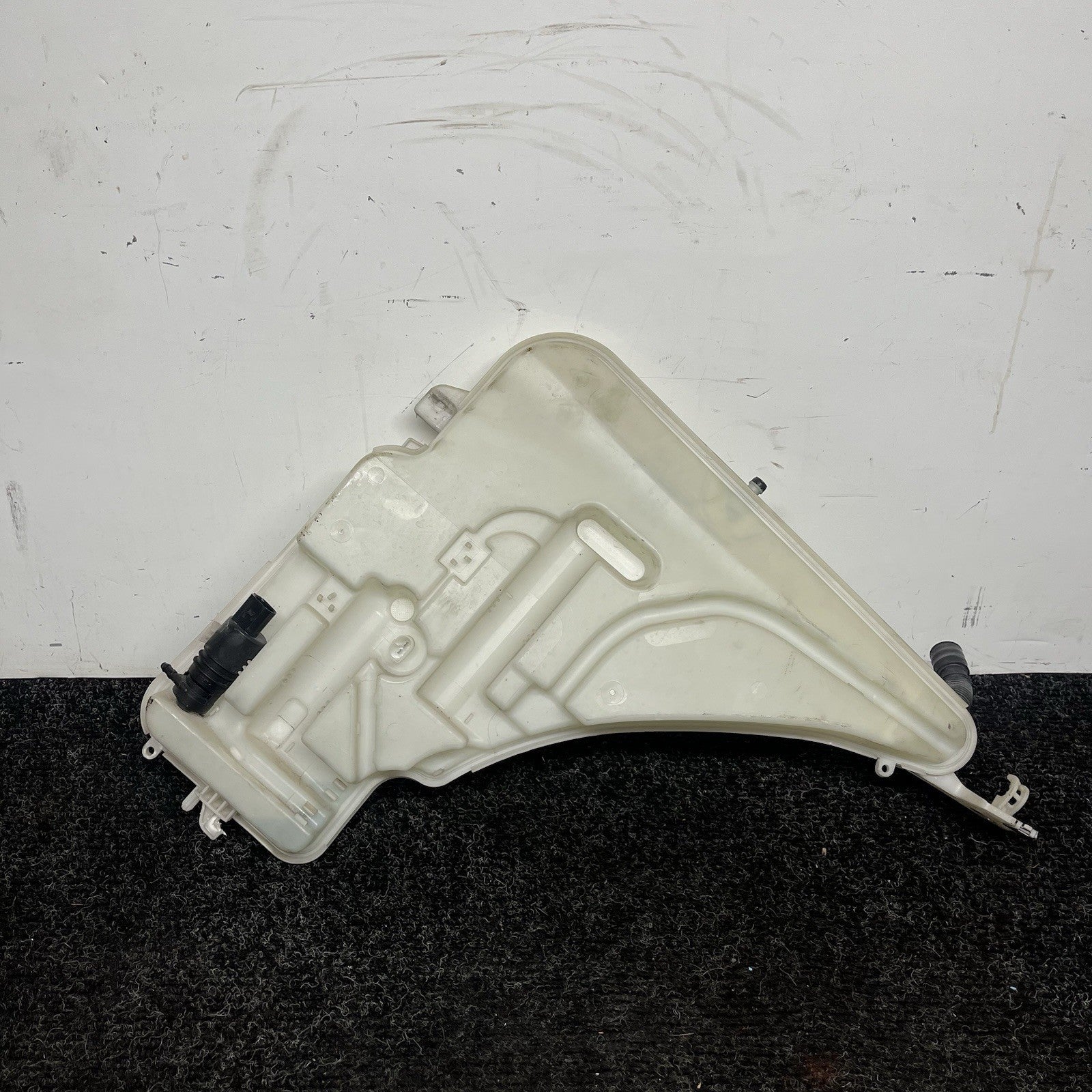 ☑️2013 BMW 320i 328i 335i 340i 330i F30 Windshield Washer Reservoir Tank 7241672