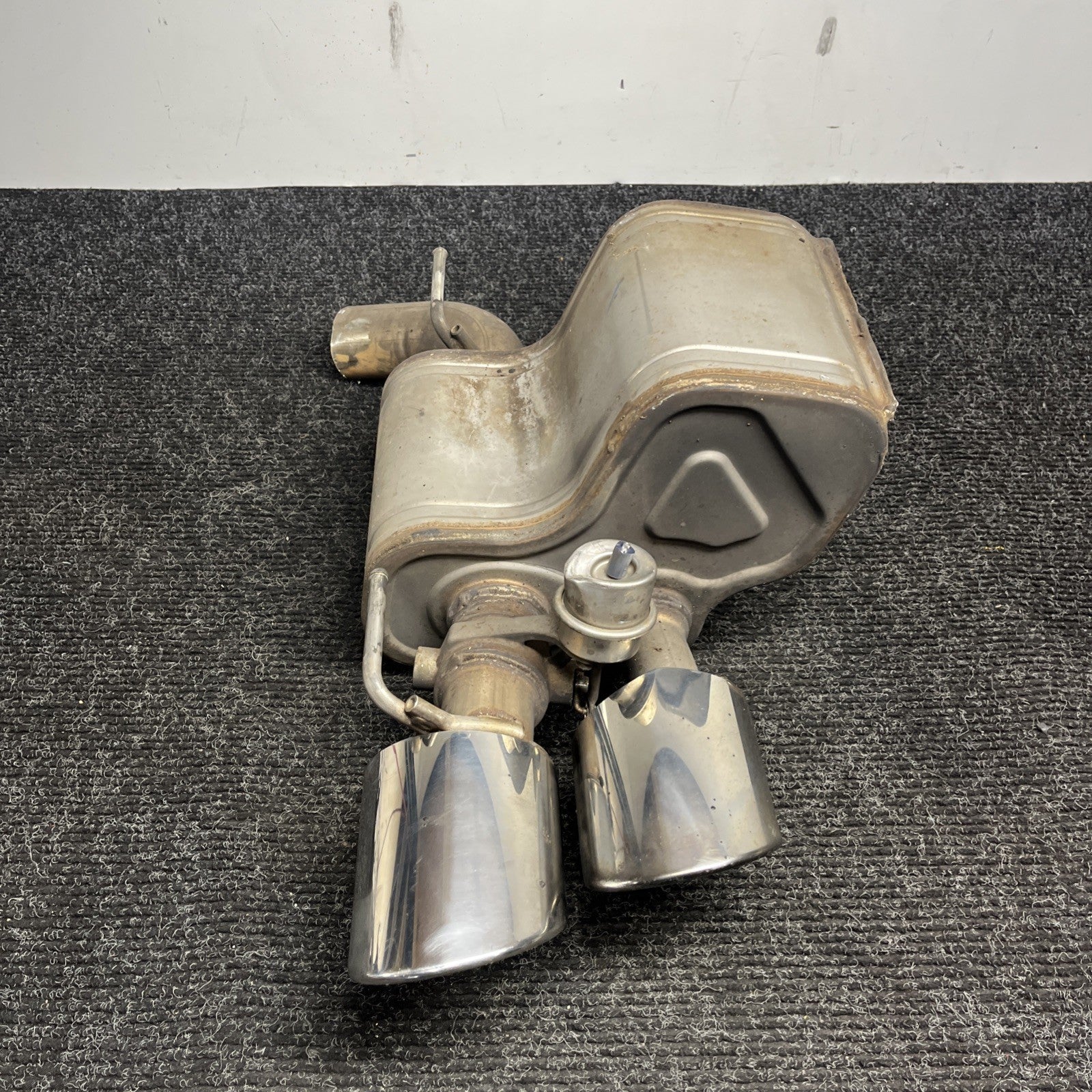 ☑️ 14-19 Ghibli 3.0L Motor Engine Driver Side Left LH Exhaust Muffler OEM
