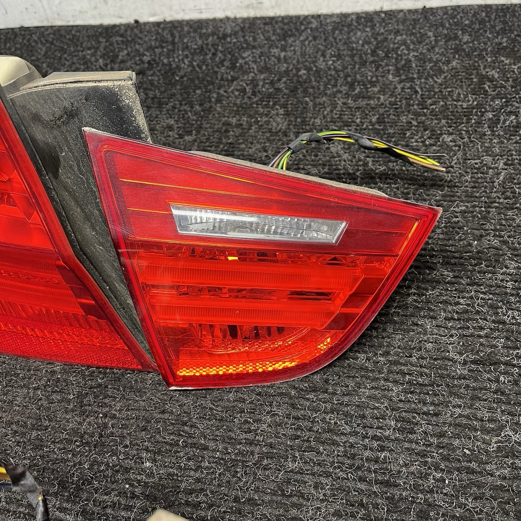 ☑️ BMW E90 335i 328i 2009-11 LCI Tail Light Set Inner & Outers USED OEM