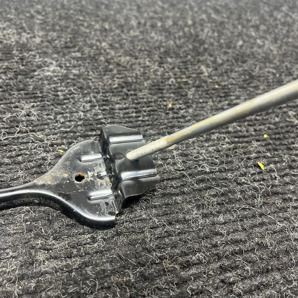 ☑️ 2013 Scion FRS Subaru BRZ 86 Battery Tie Down Bracket Assy OEM 7729