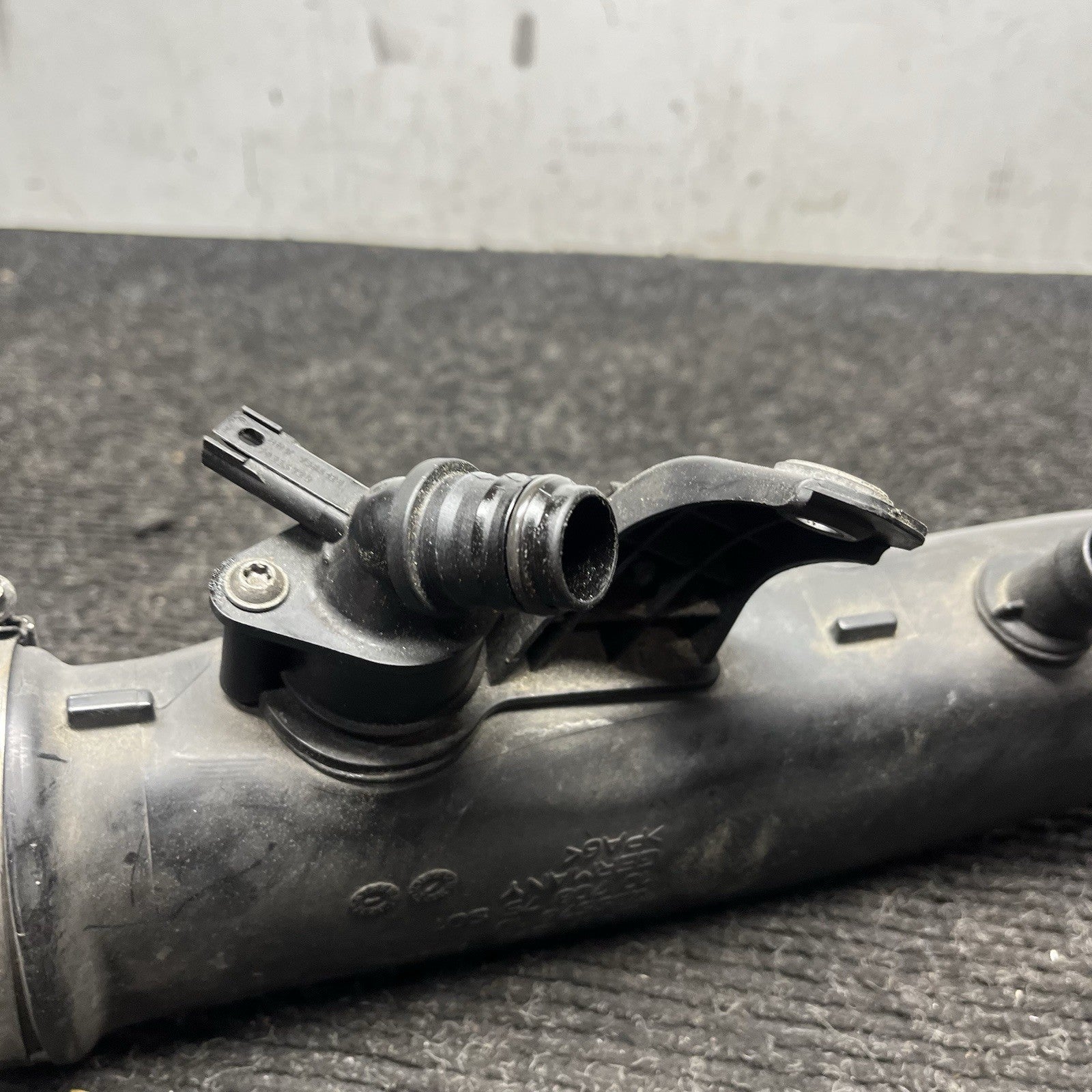 ☑️ BMW F15 X5 X6 35i 3.0L Air Intake Cleaner Duct Tube 7605585 OEM