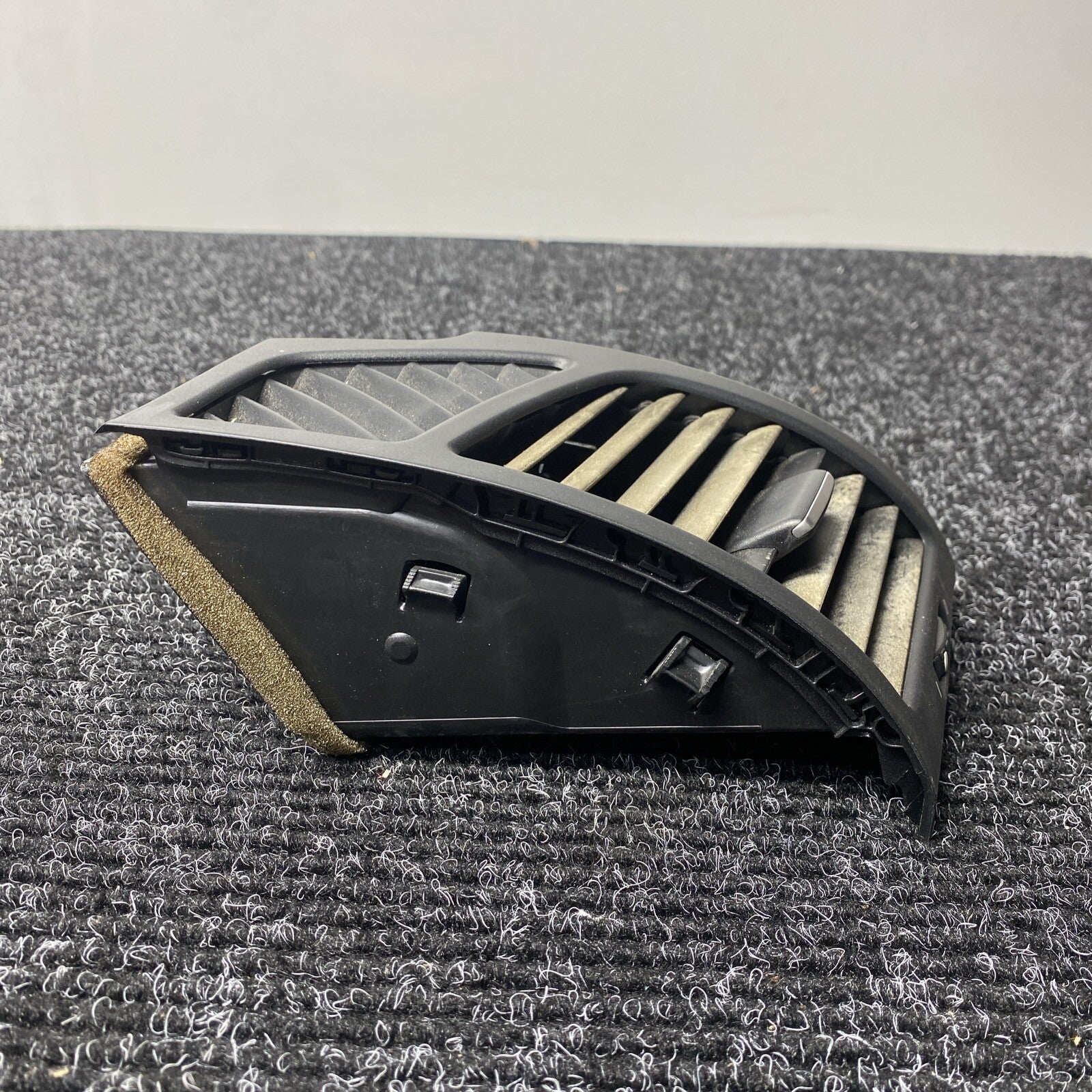 ☑️ 08-13 OEM BMW E82 E88 135i 128i Coupe Dash Right Passenger Side Air Vent