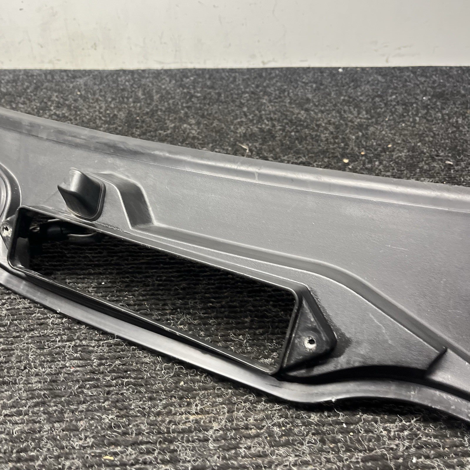 ☑️ 08-13 BMW E90 E92 E93 M3 OEM Front Windshield Wiper Cowl Panel Trim Cover OEM